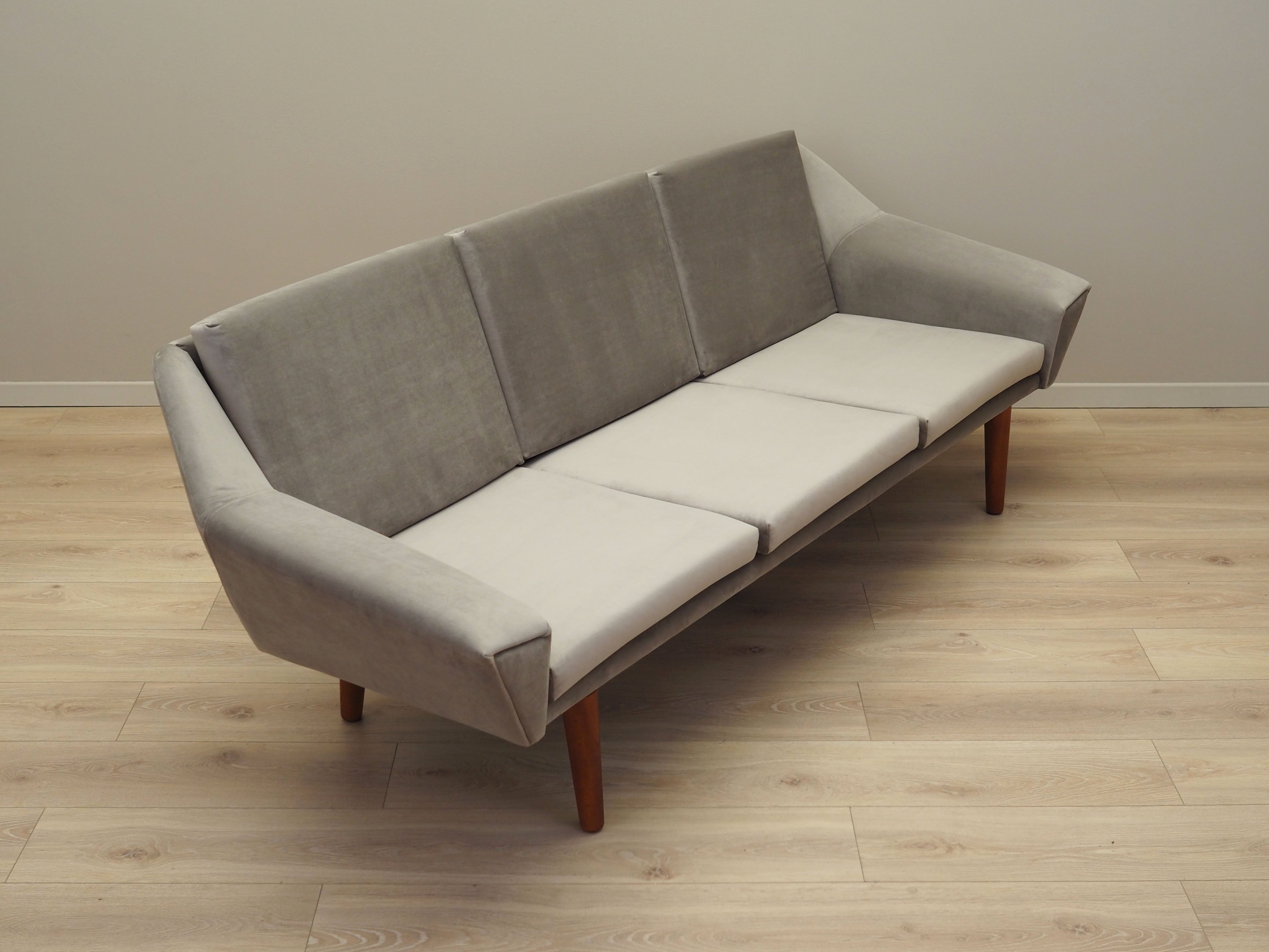 Grey_velour_sofa_Danish_design_1980s_production_Denmark