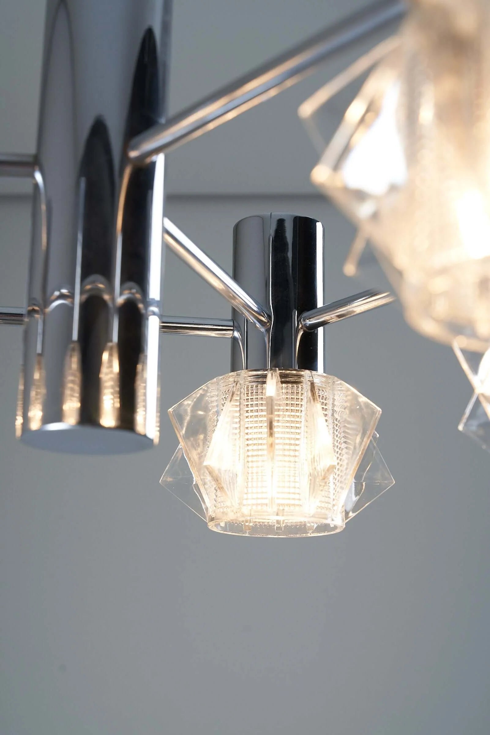 Hexagonal_Chrome_Chandelier_with_Glass_Massive