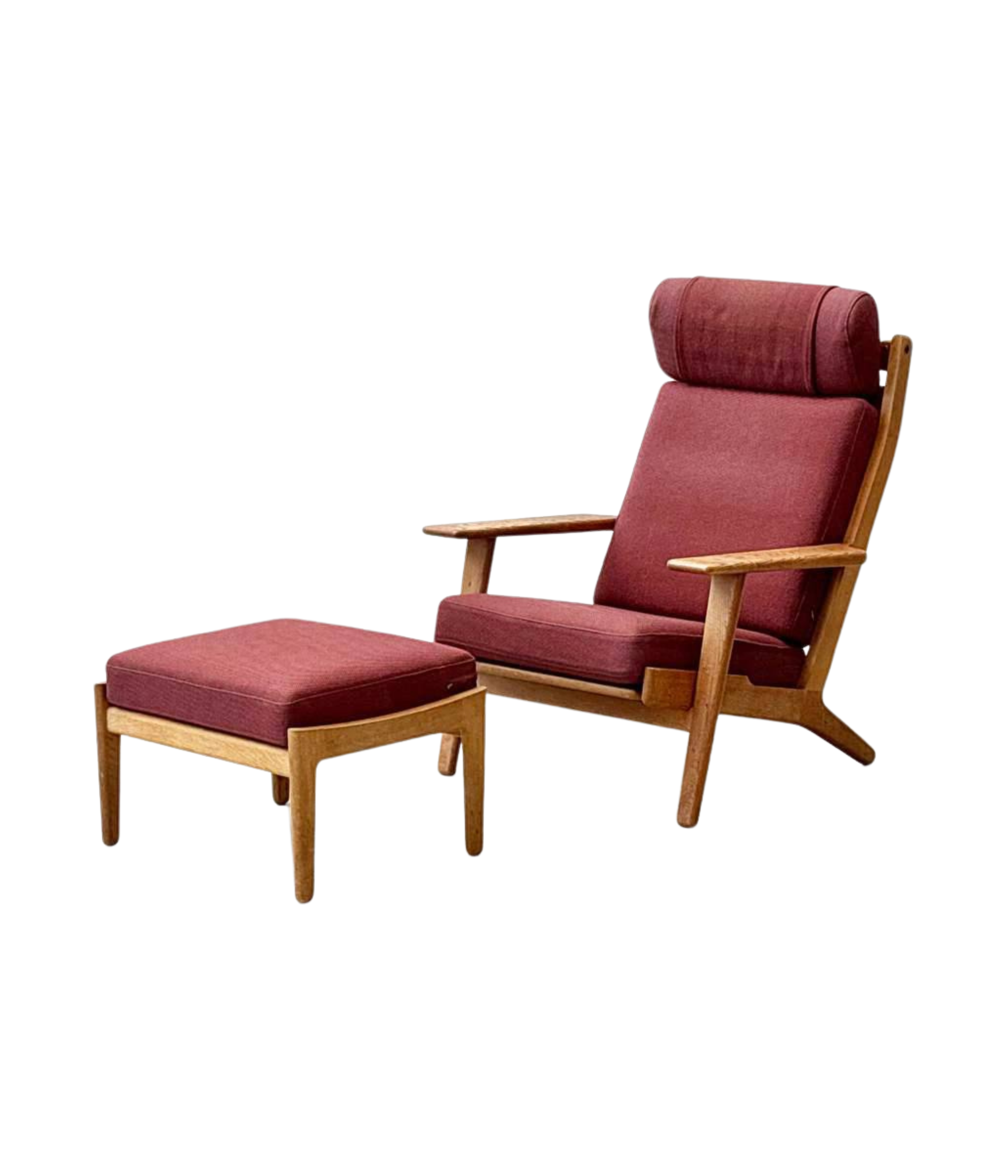 High_armchair__and_ottoman_from_the_GE290_series_by_Hans_J._Wegner_for_Getama