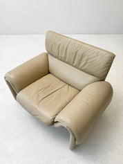 Ivory-colored_armchair_from_de_Sede_model_DS-2011_01