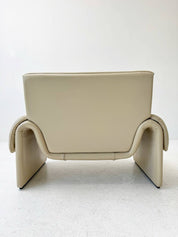 Ivory-colored_armchair_from_de_Sede_model_DS-2011_01