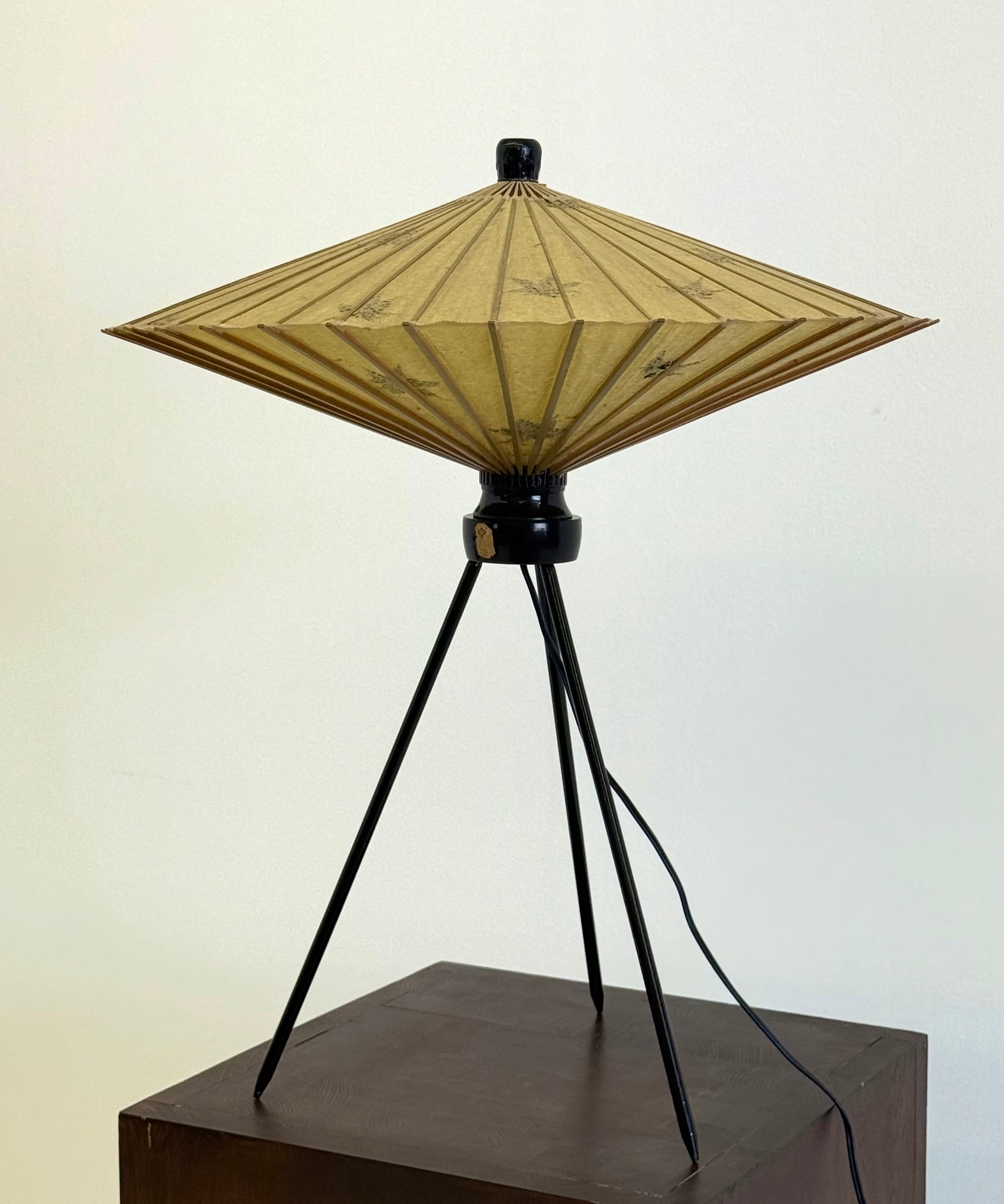 Japanese_vintage_Kasa_table_lamp