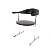 Kaufeld_Airport_037_chair_by_Geoffrey_Harcourt