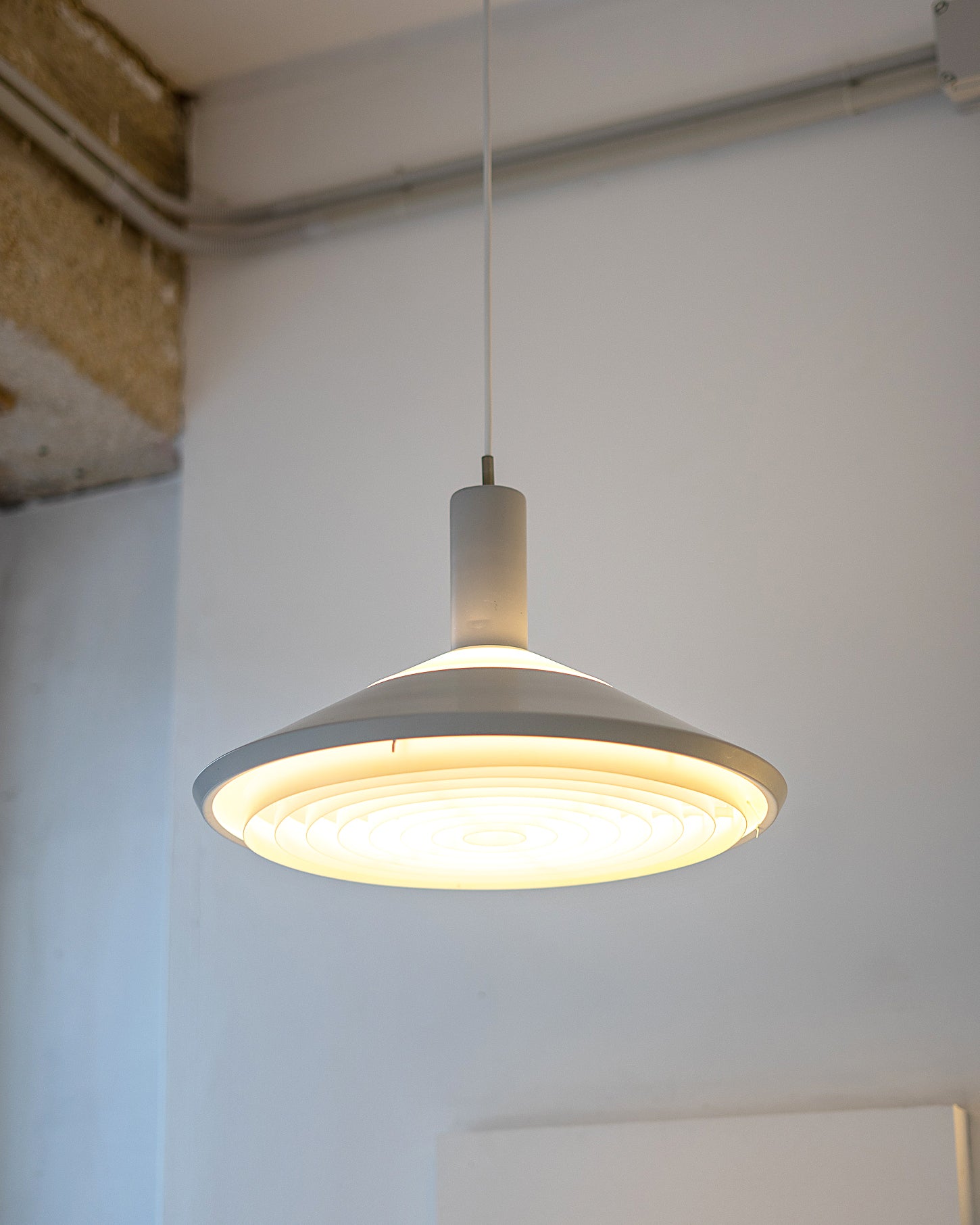 Klassependel_Pendal_Lamp_by_Louis_Poulsen_1967