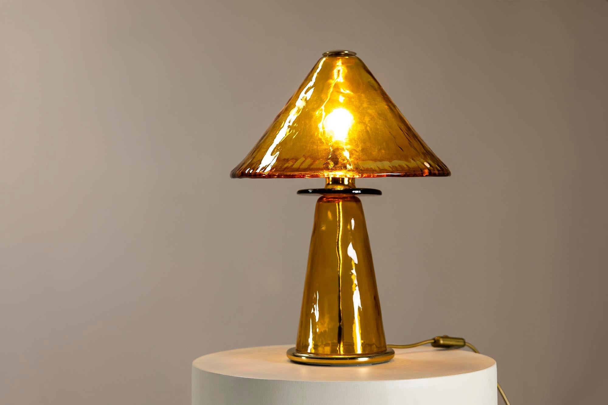 La_Murrina_Table_Lamp_in_Amber_Murano_glass_and_Brass_1980s
