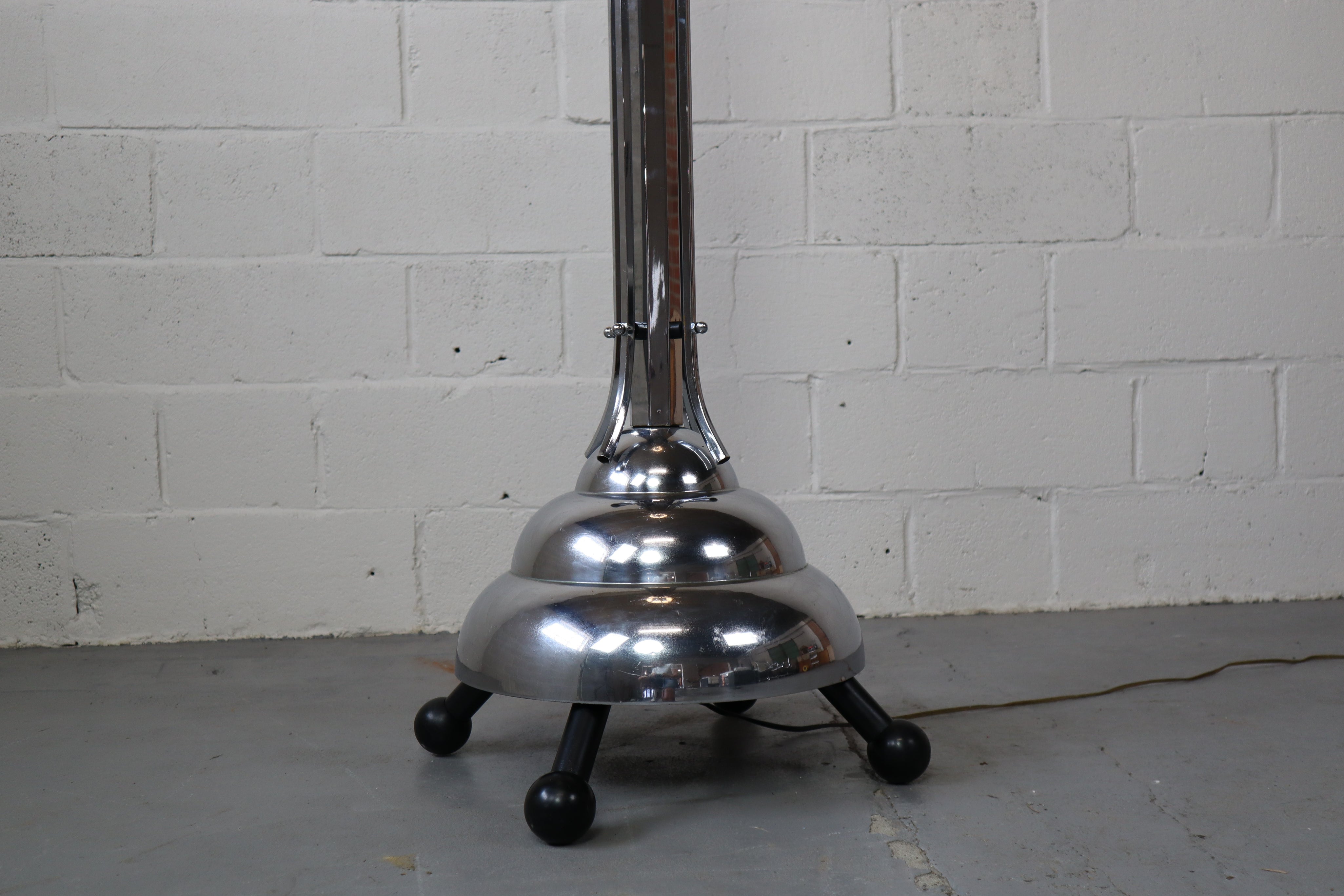 Large_Art_Deco_Chromed_Coat_Rack_Floor_Lamp_Early_20th_Century