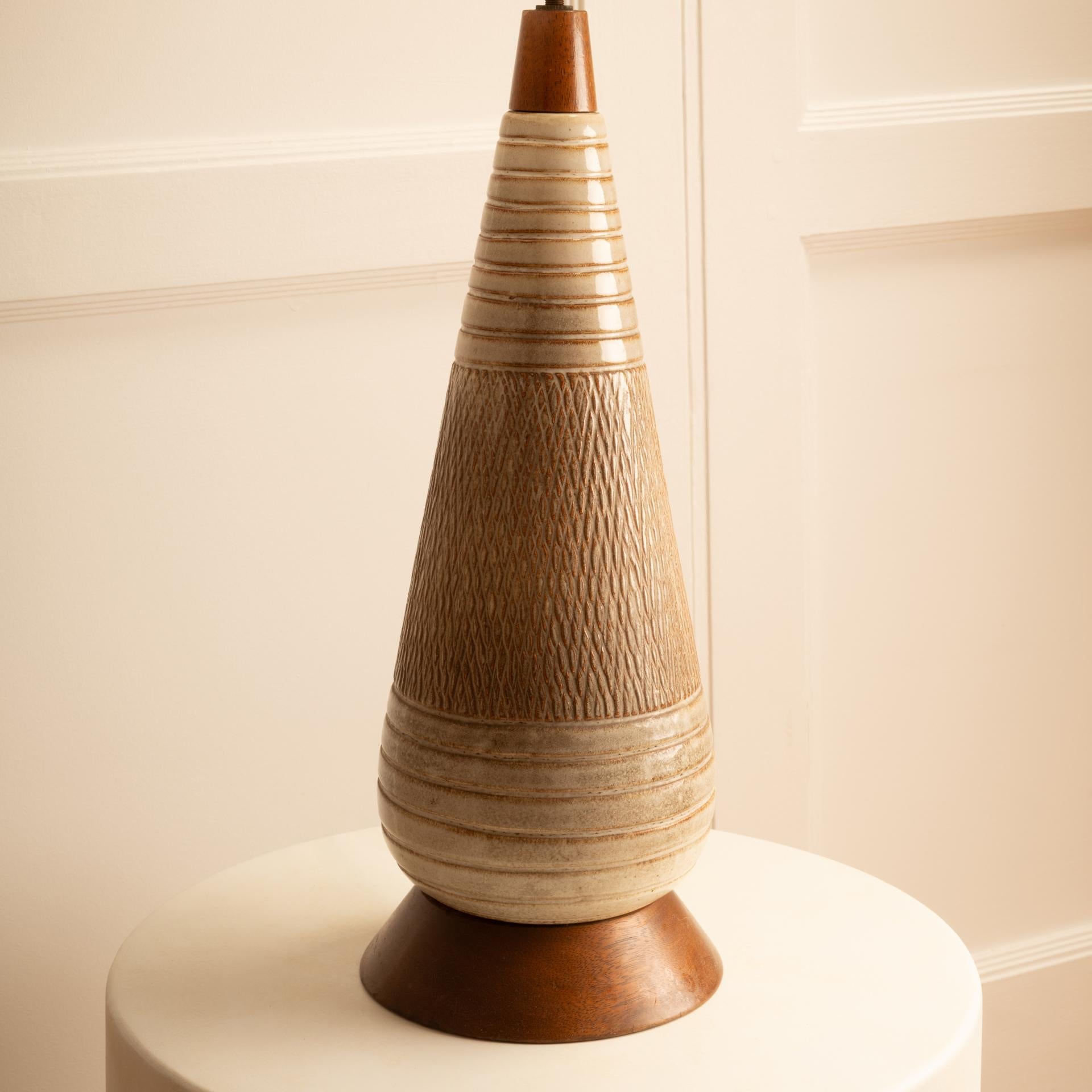 Large_ceramic_danish_lamp_from_mid_century