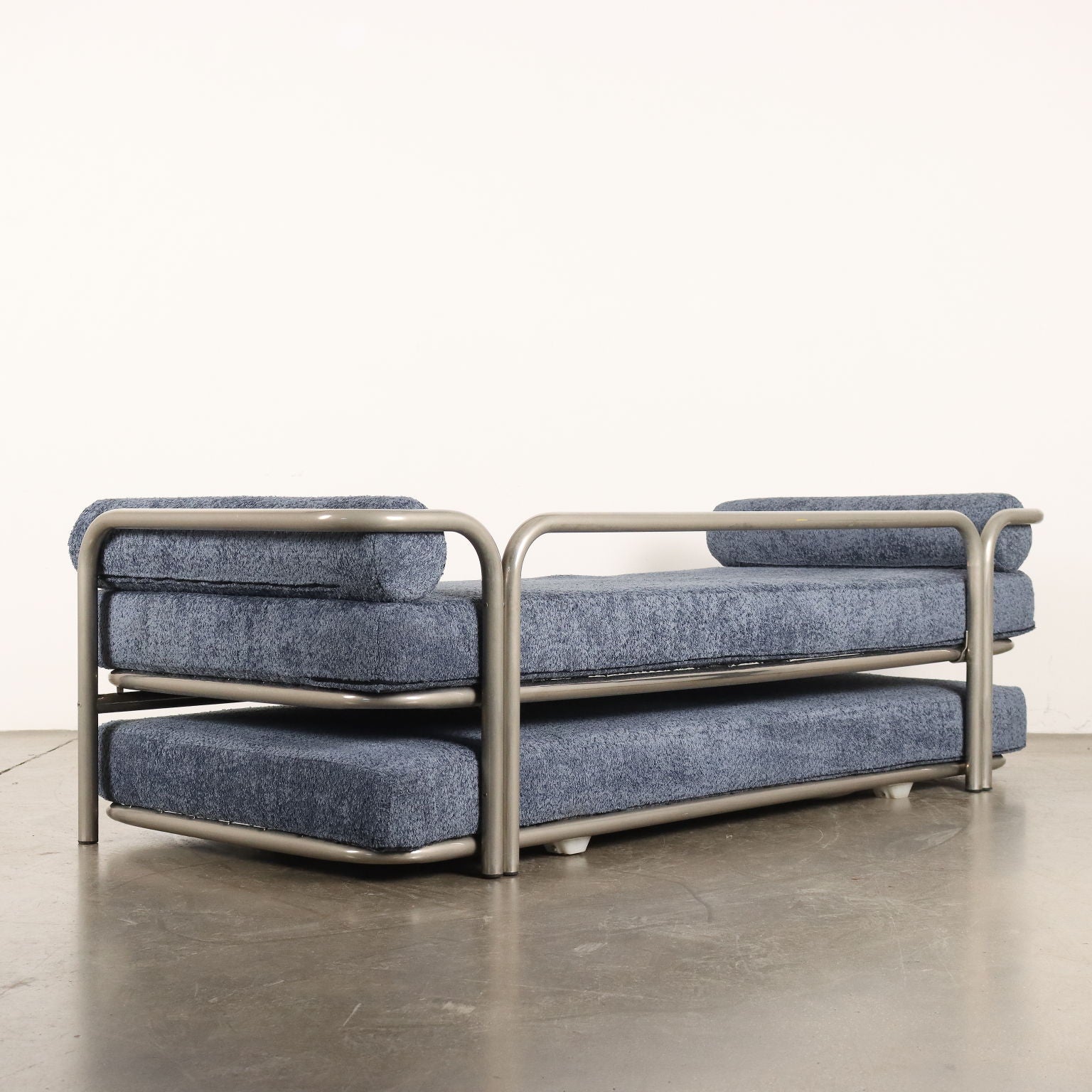 Locus_Solus_Daybed_Design_Gae_Aulenti_Restored_1960s