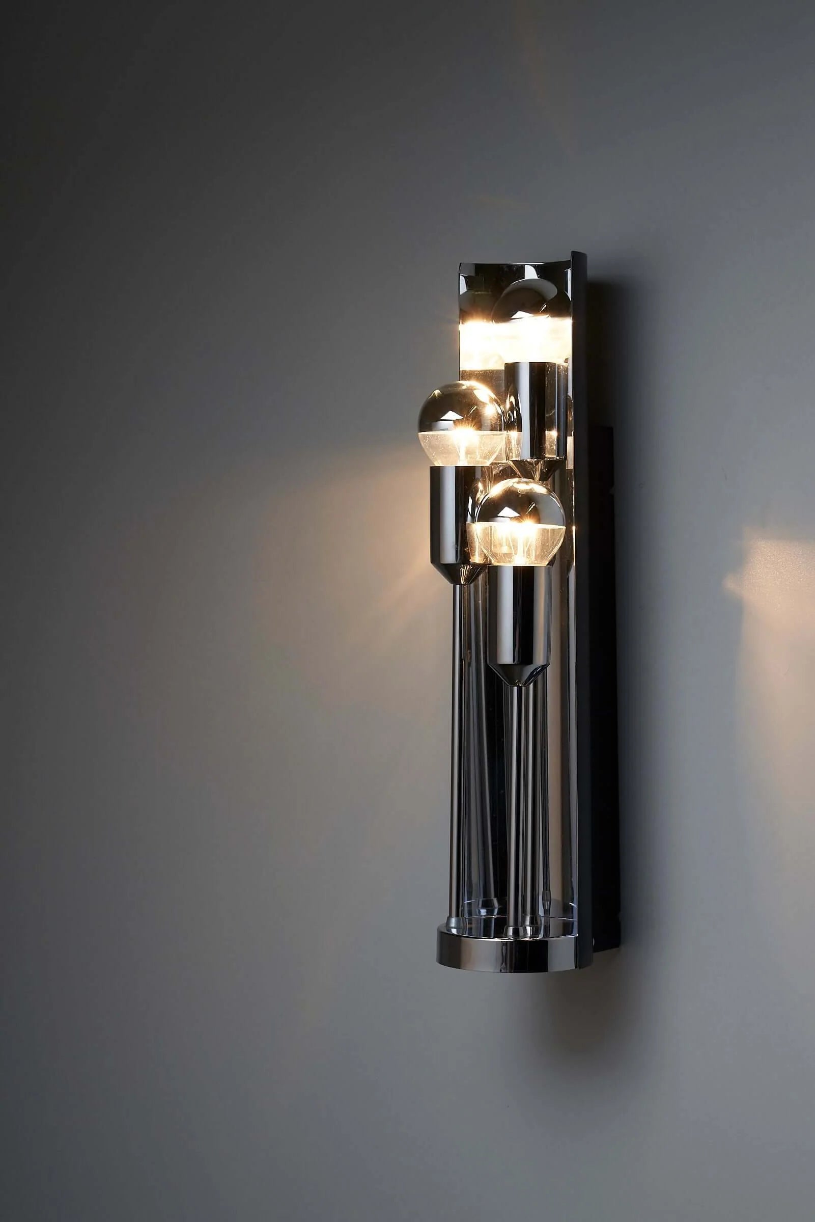 Long_Chrome_Space_Age_Wall_Lamp_With_Reflector_Cosack