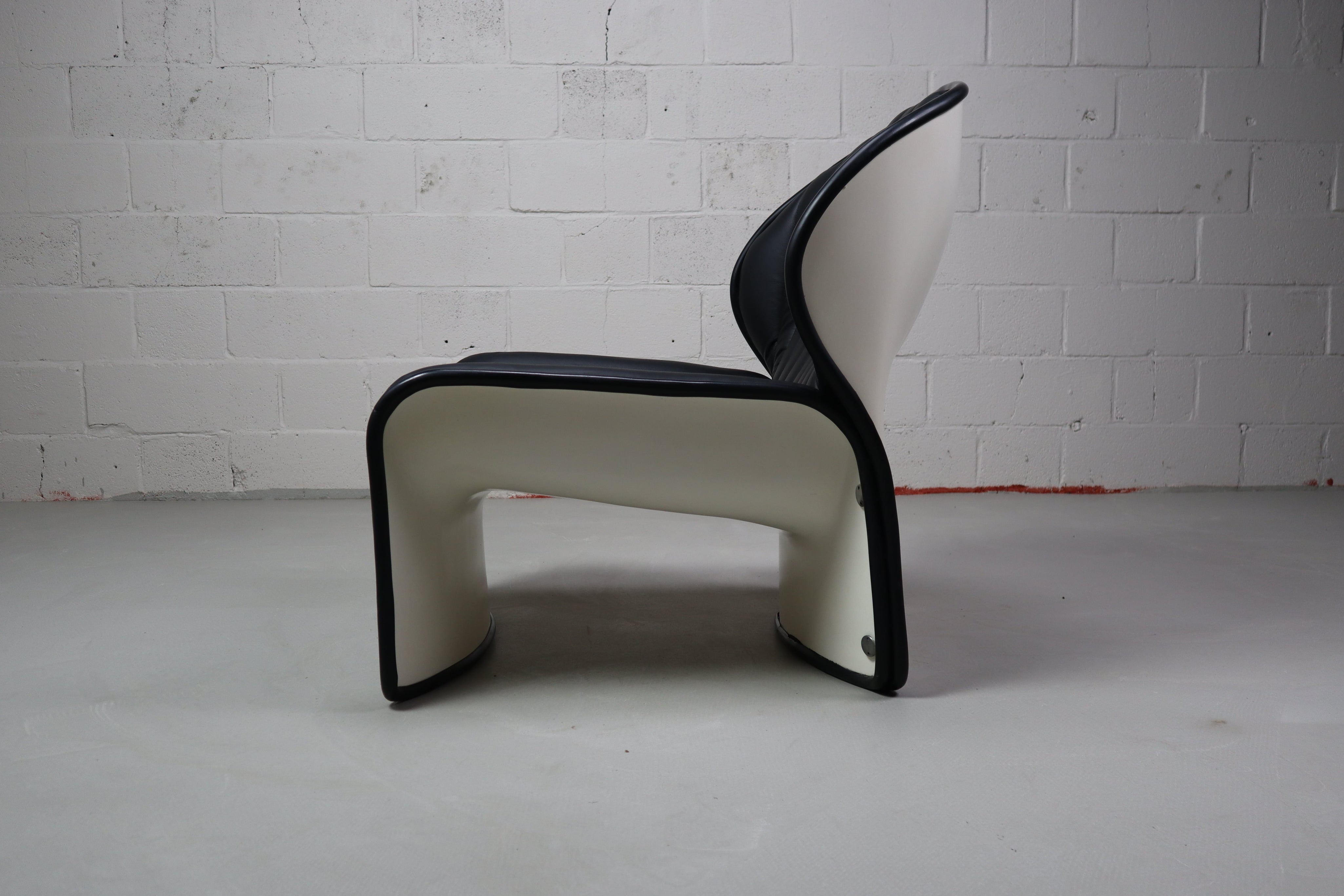 Lotus_lounge_chair_by_Andr_Vandenbeuck_for_Str_ssle_International_1969