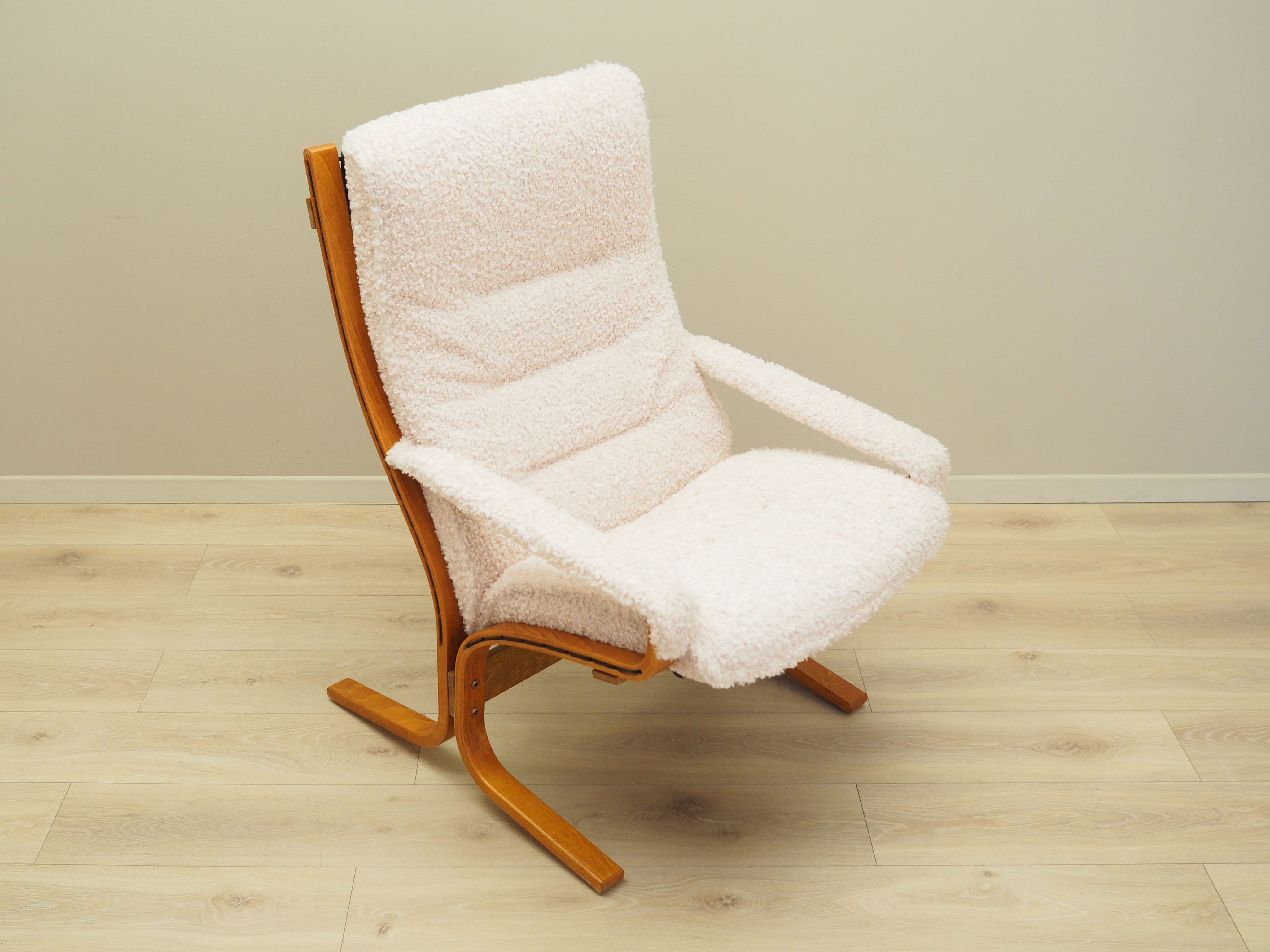 Lounge_armchair_Norwegian_design_1970s_designer_Ingmar_Relling_manufacturer_Westnofa