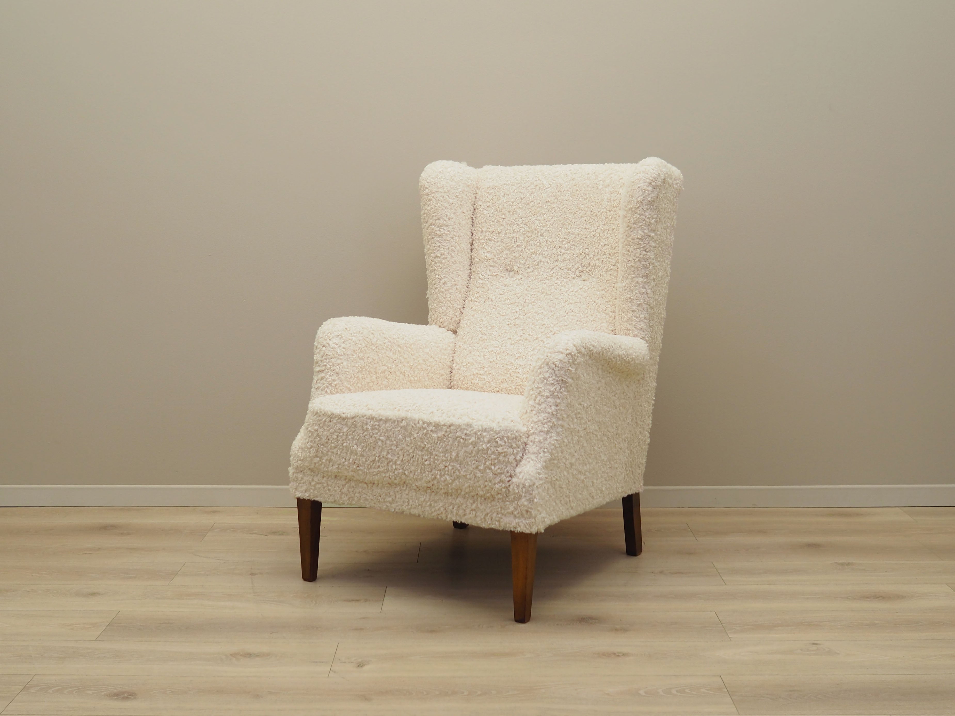 Lounge_armchair_in_Danish_design_1960s_production_Denmark