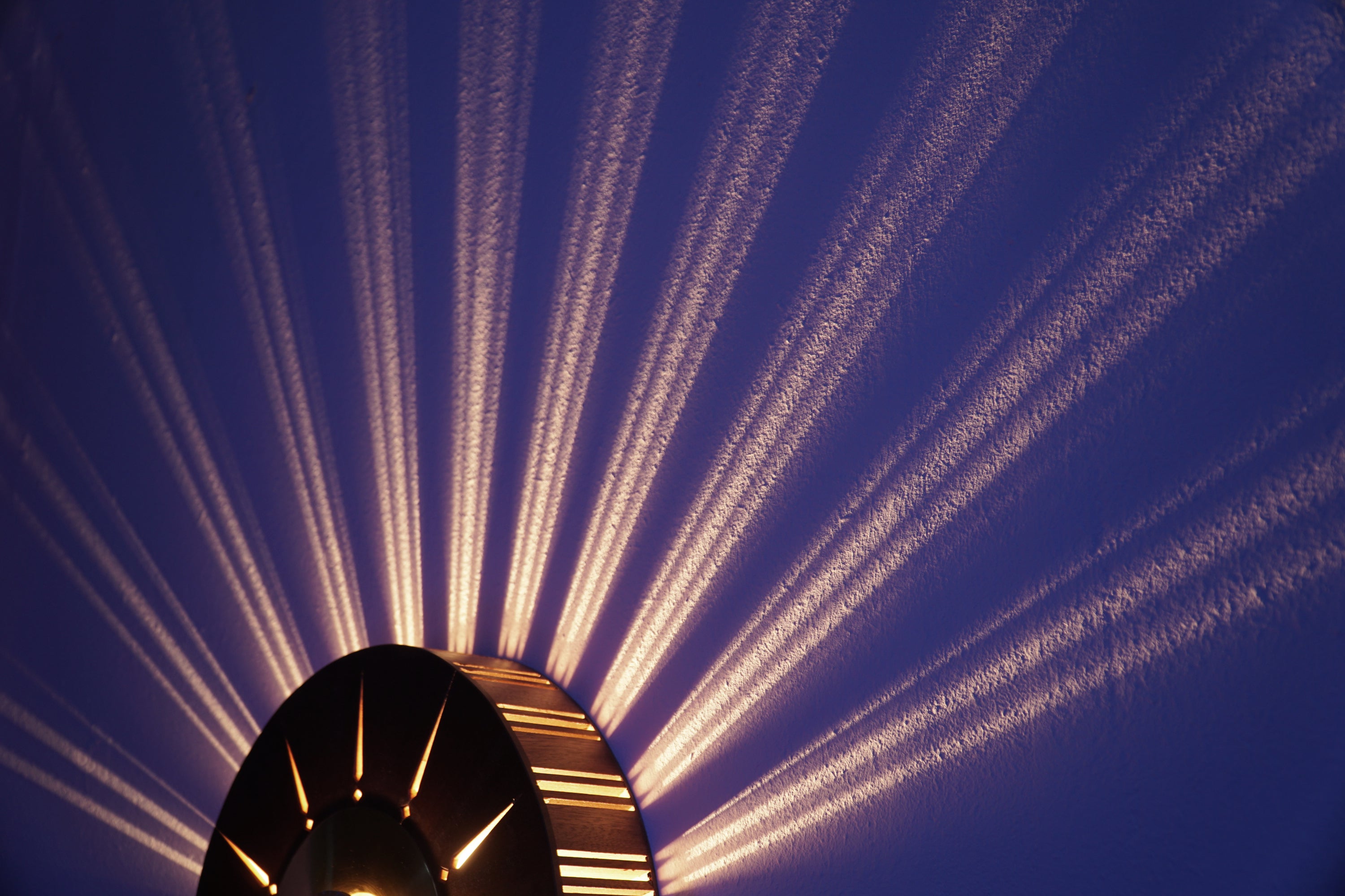 Luna_Wall_Lamp