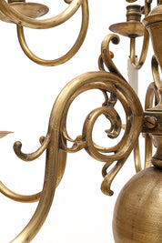 Dutch_bronze_chandelier_with_12_lights.