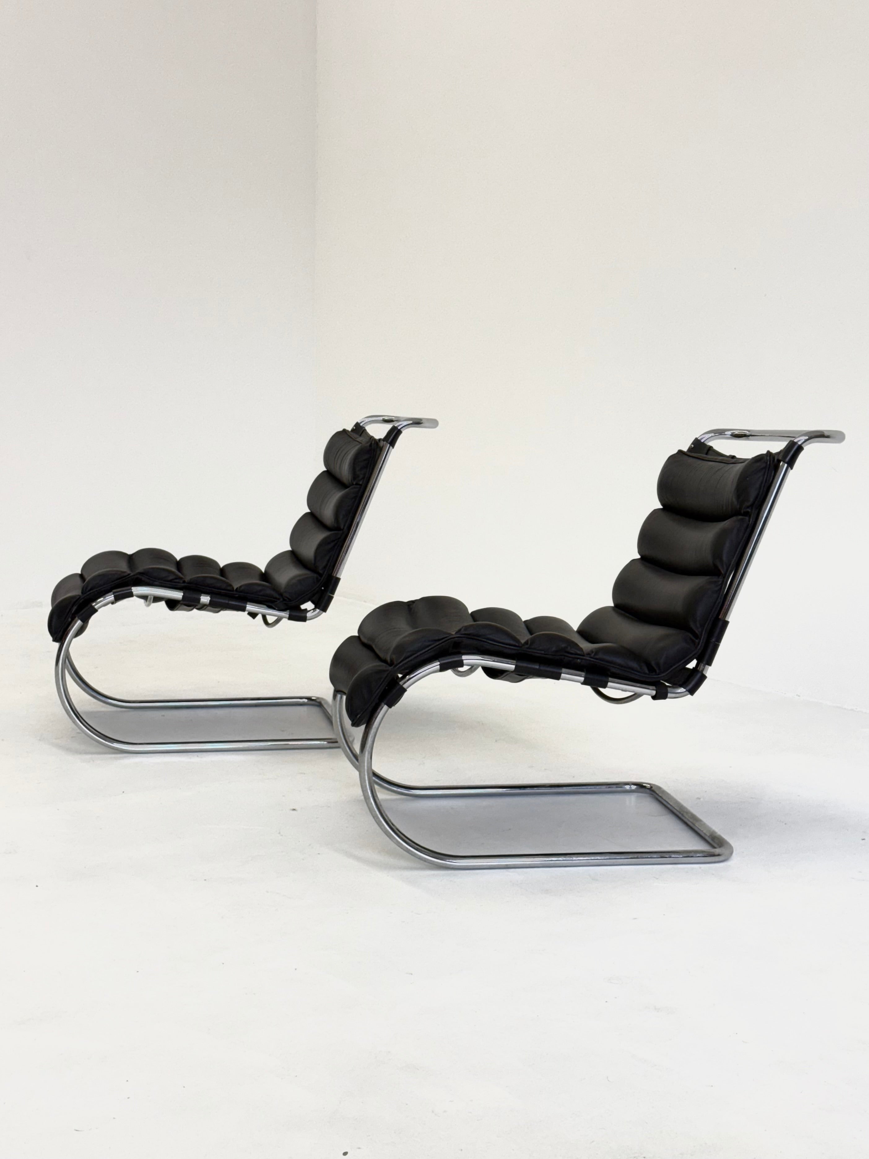 MR_lounge_chair_by_Ludwig_Mies_van_der_Rohe_for_Knoll