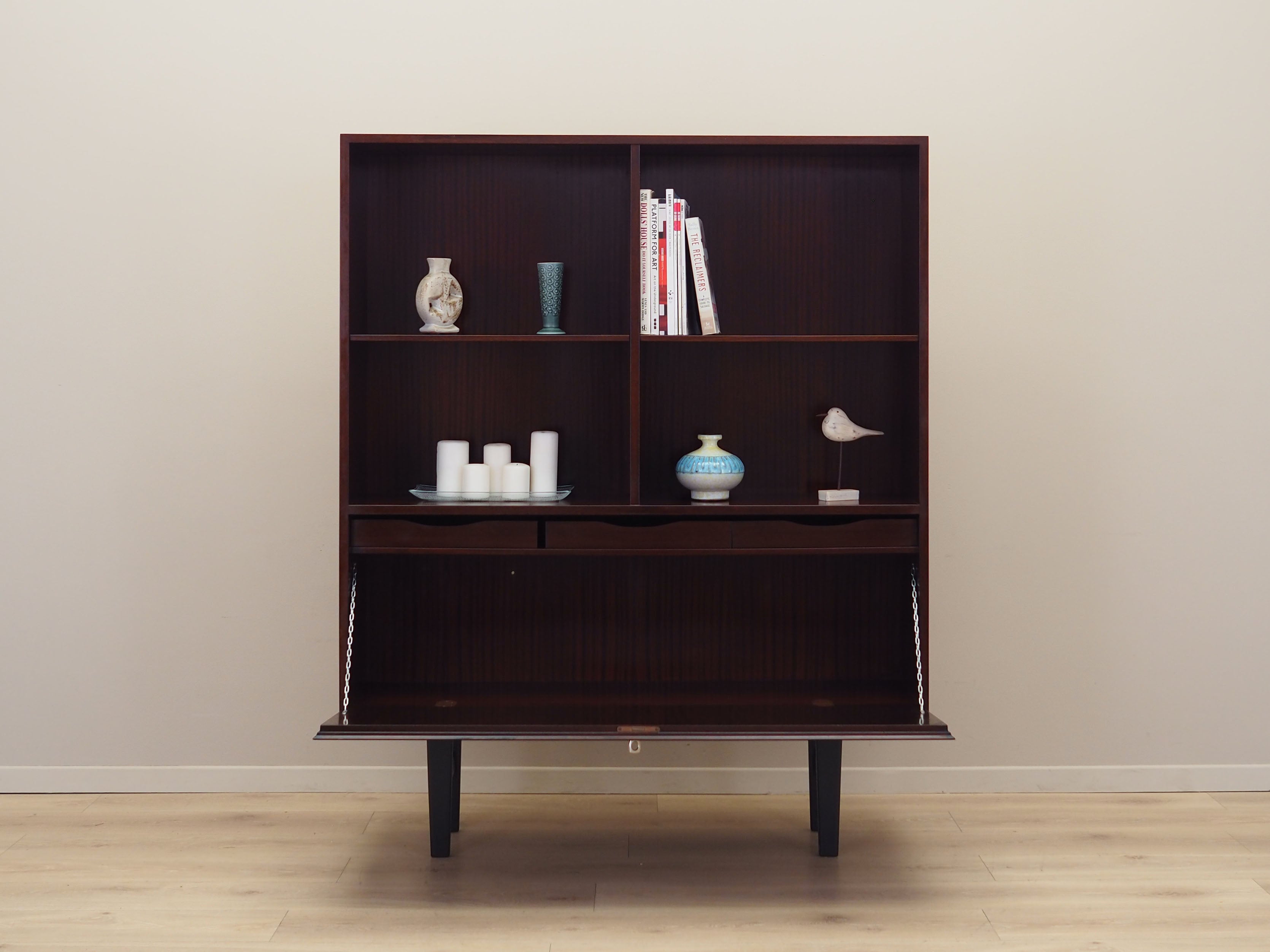 Mahogany_bookcase_Danish_design_from_1970s_manufacturer_Omann_Jun