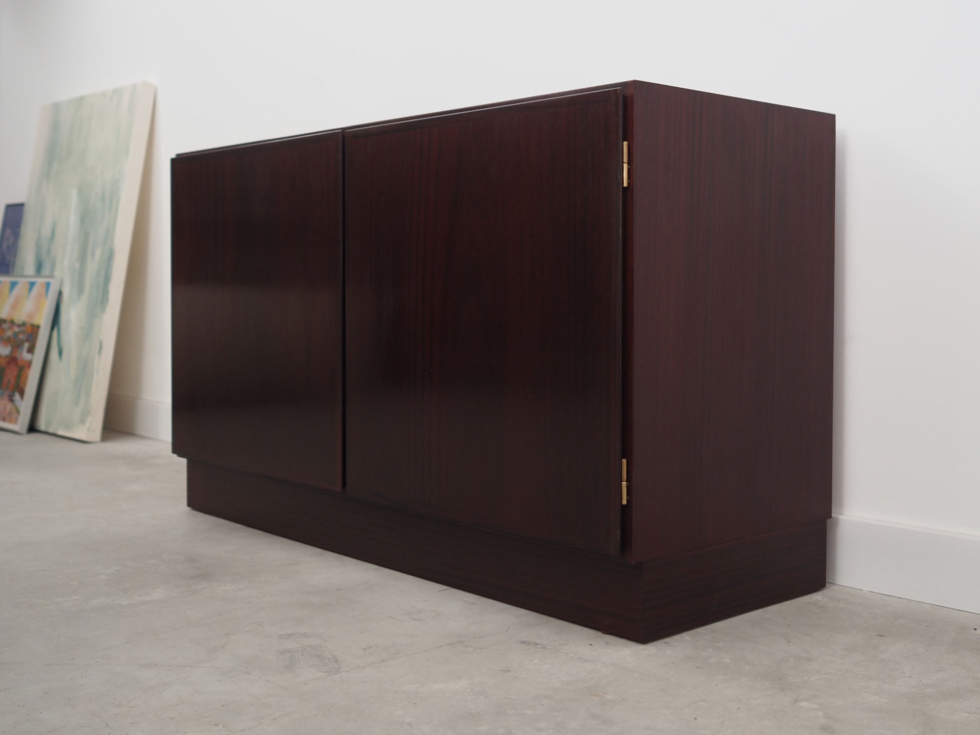 Mahogany_cabinet_Danish_design_1960s_manufacturer_Omann_Jun