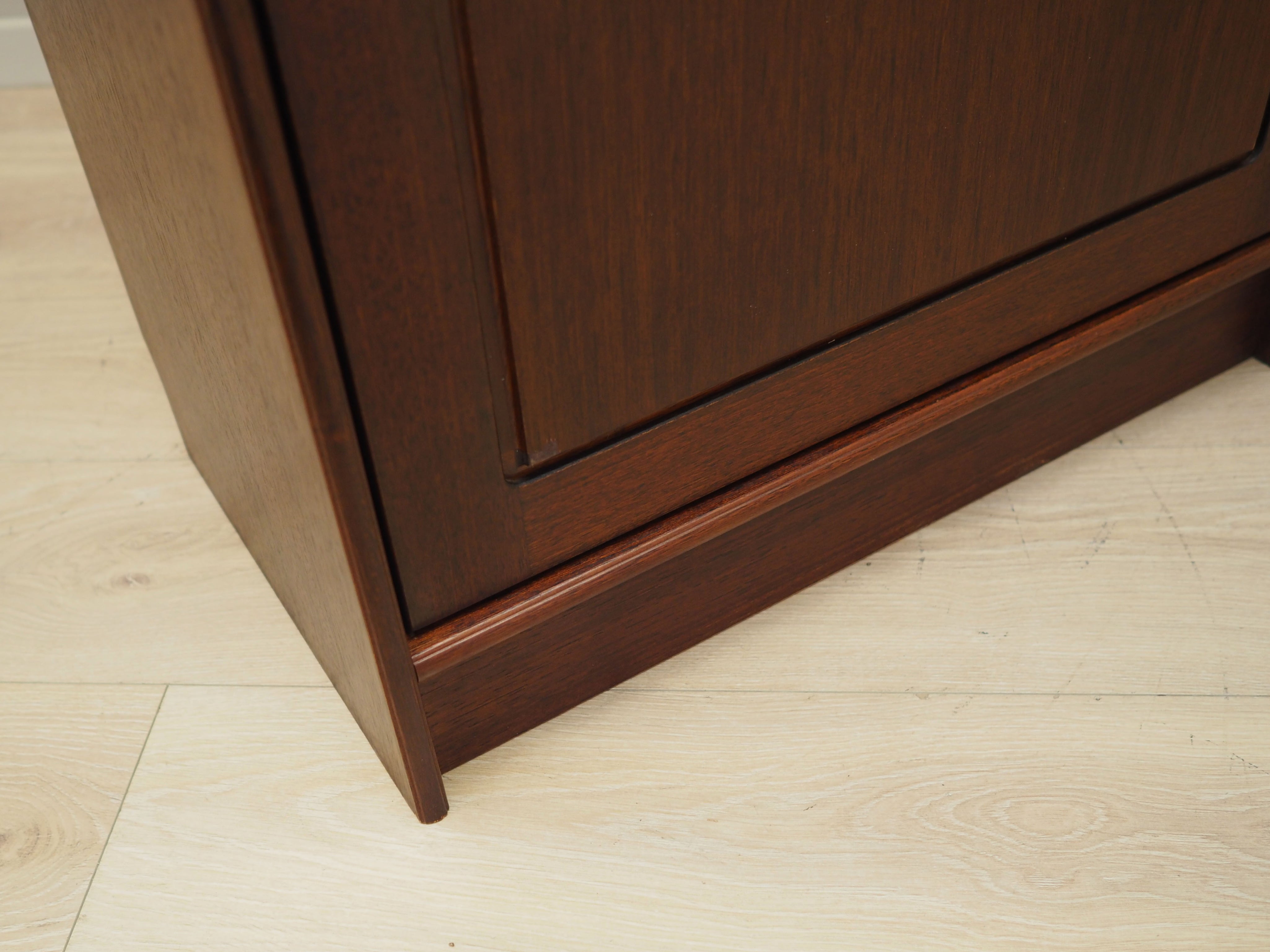 Mahogany_cabinet_Danish_design_1970s_production_Denmark