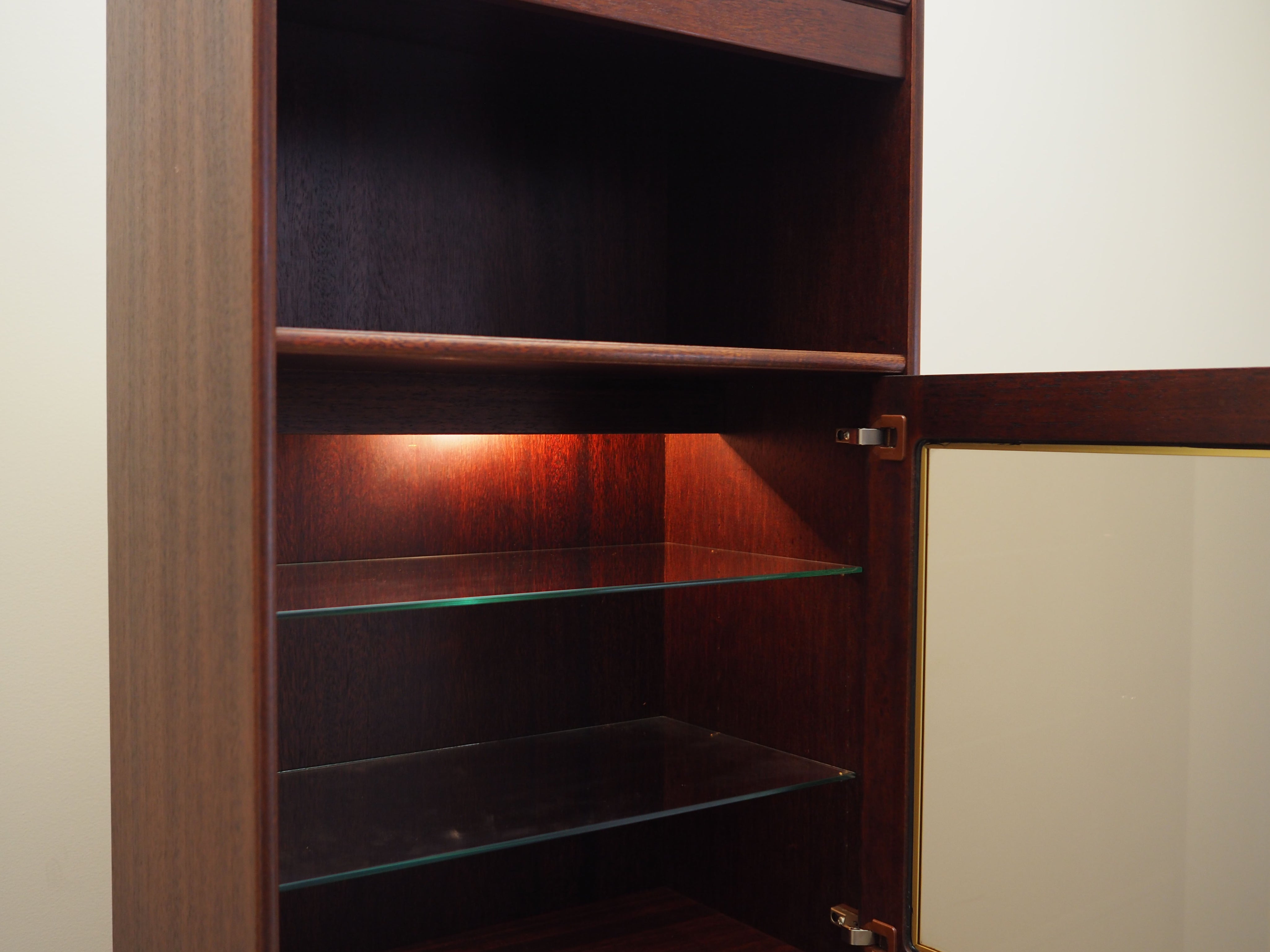 Mahogany_cabinet_Danish_design_1970s_production_Denmark