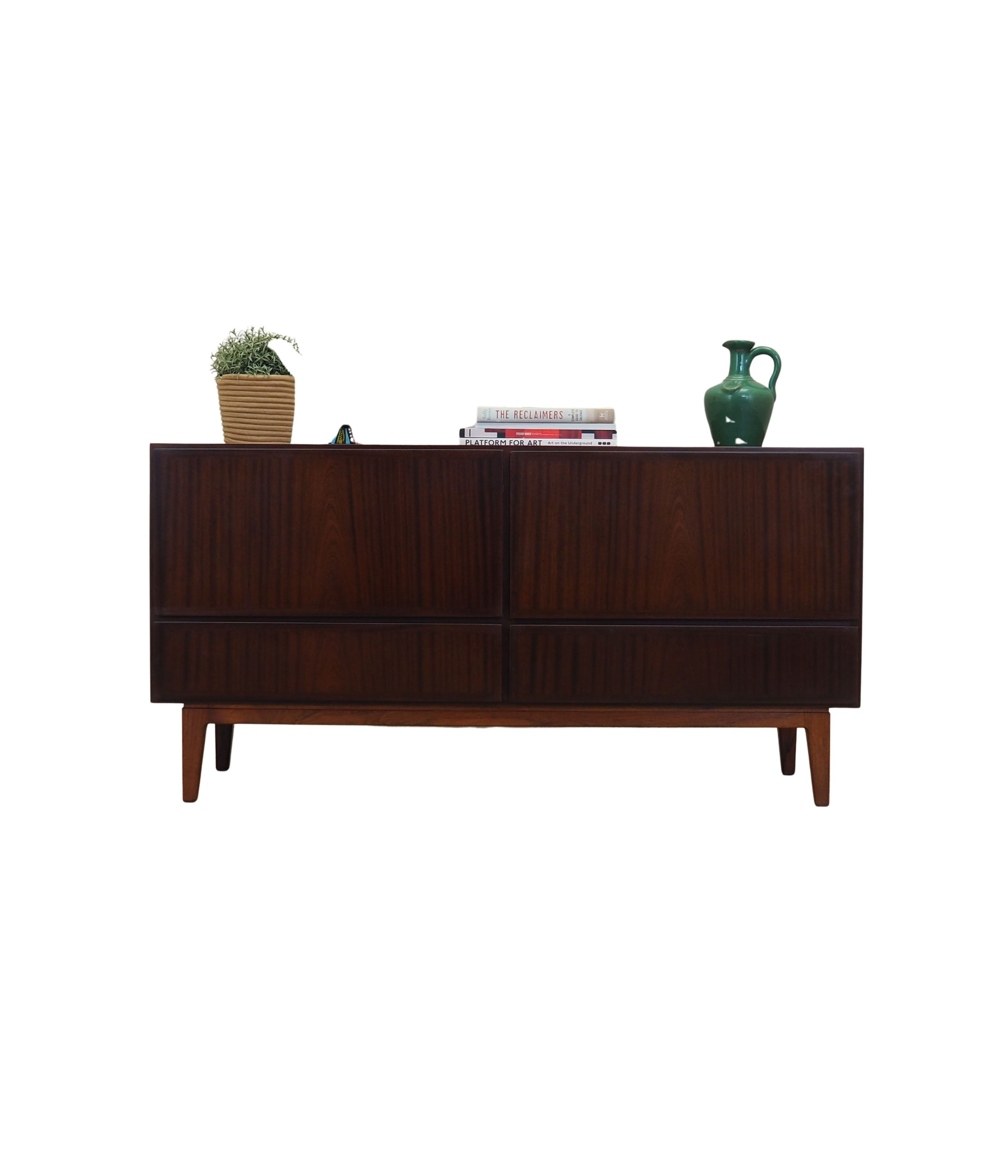 Mahogany_chest_of_drawers_Danish_design_1970s