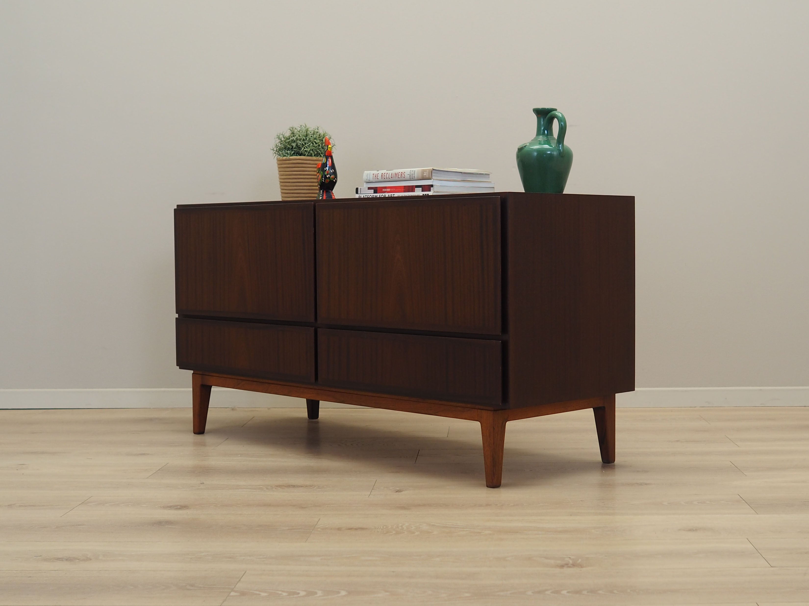Mahogany_chest_of_drawers_Danish_design_1970s