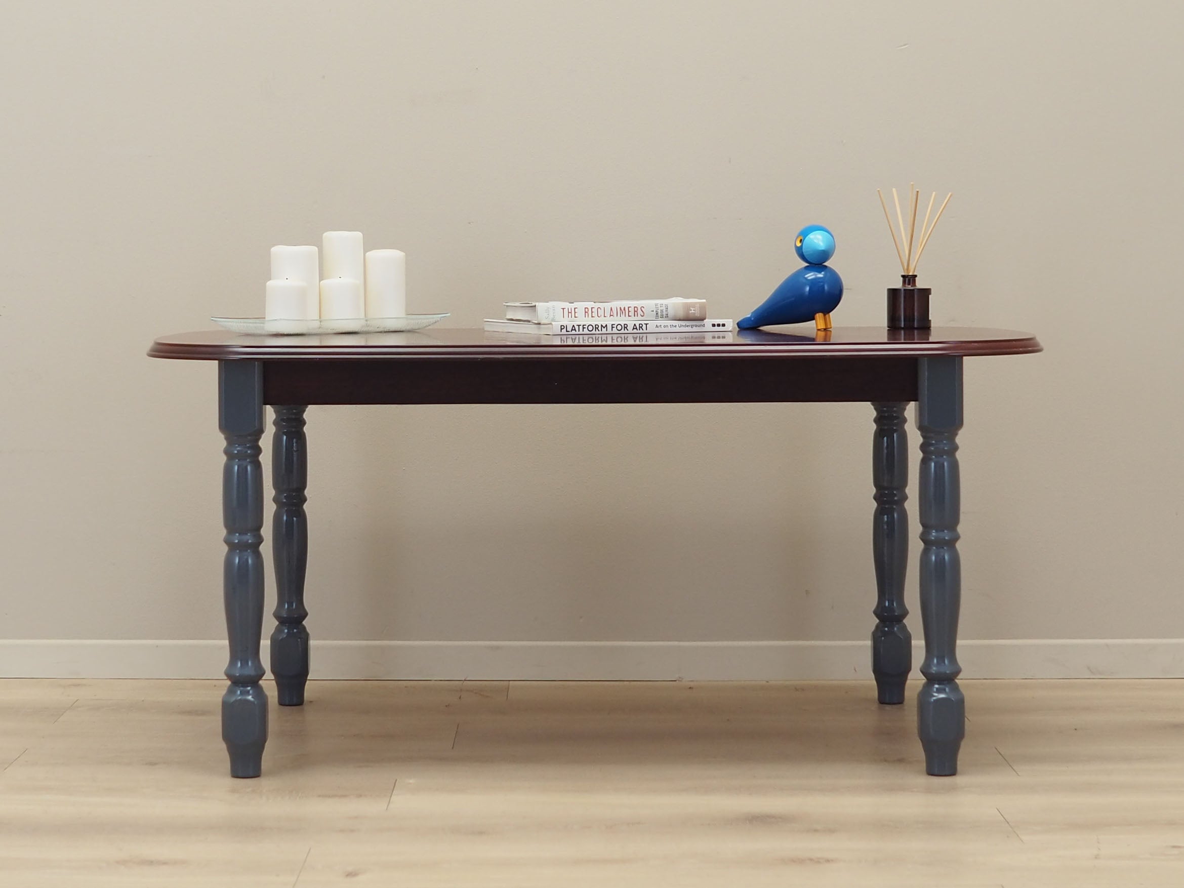 Mahogany_coffee_table_Danish_design_1960s_production_Denmark