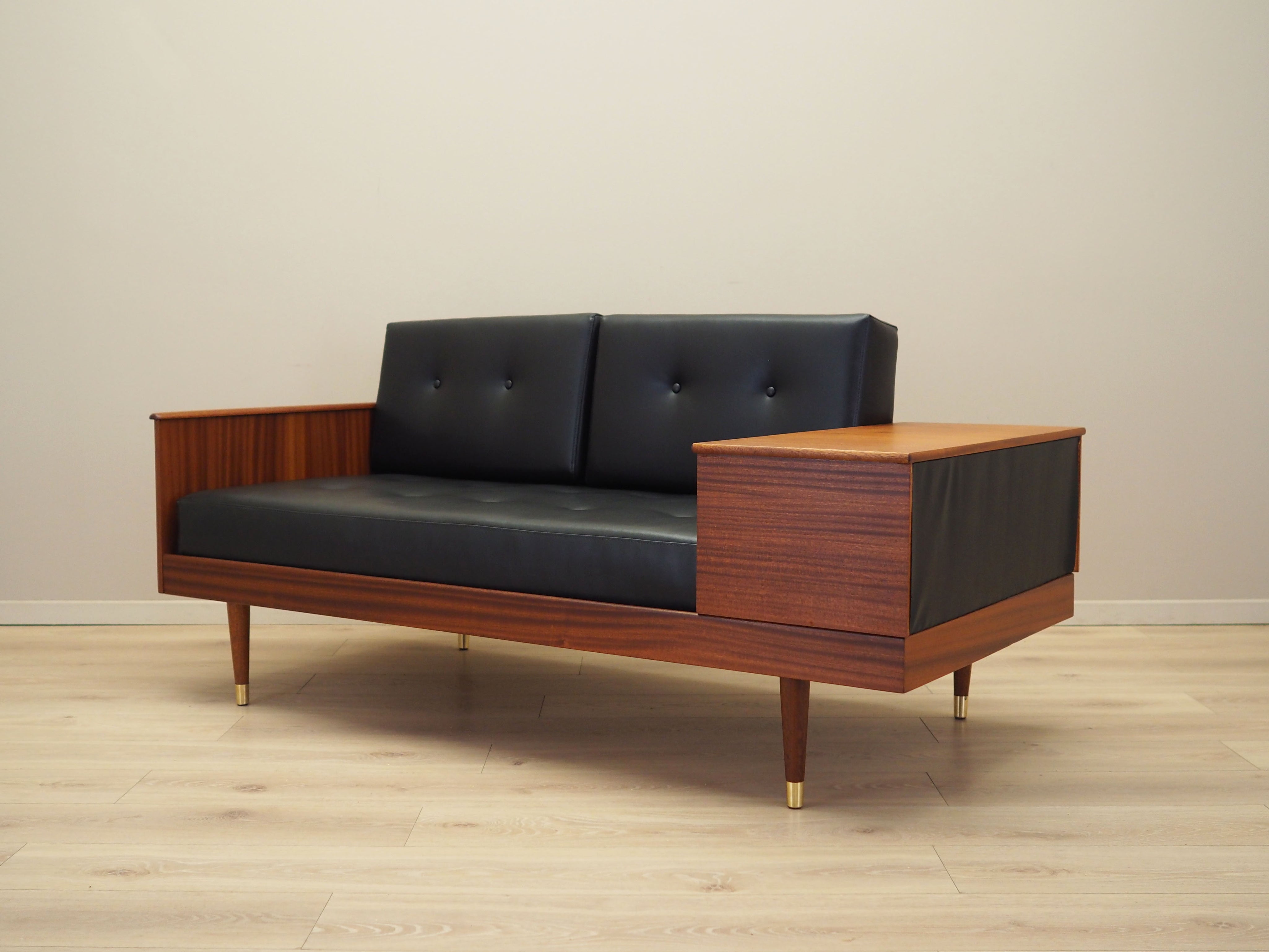 Mahogany_sofa_Norwegian_design_1960s_designer_Ingmar_Relling