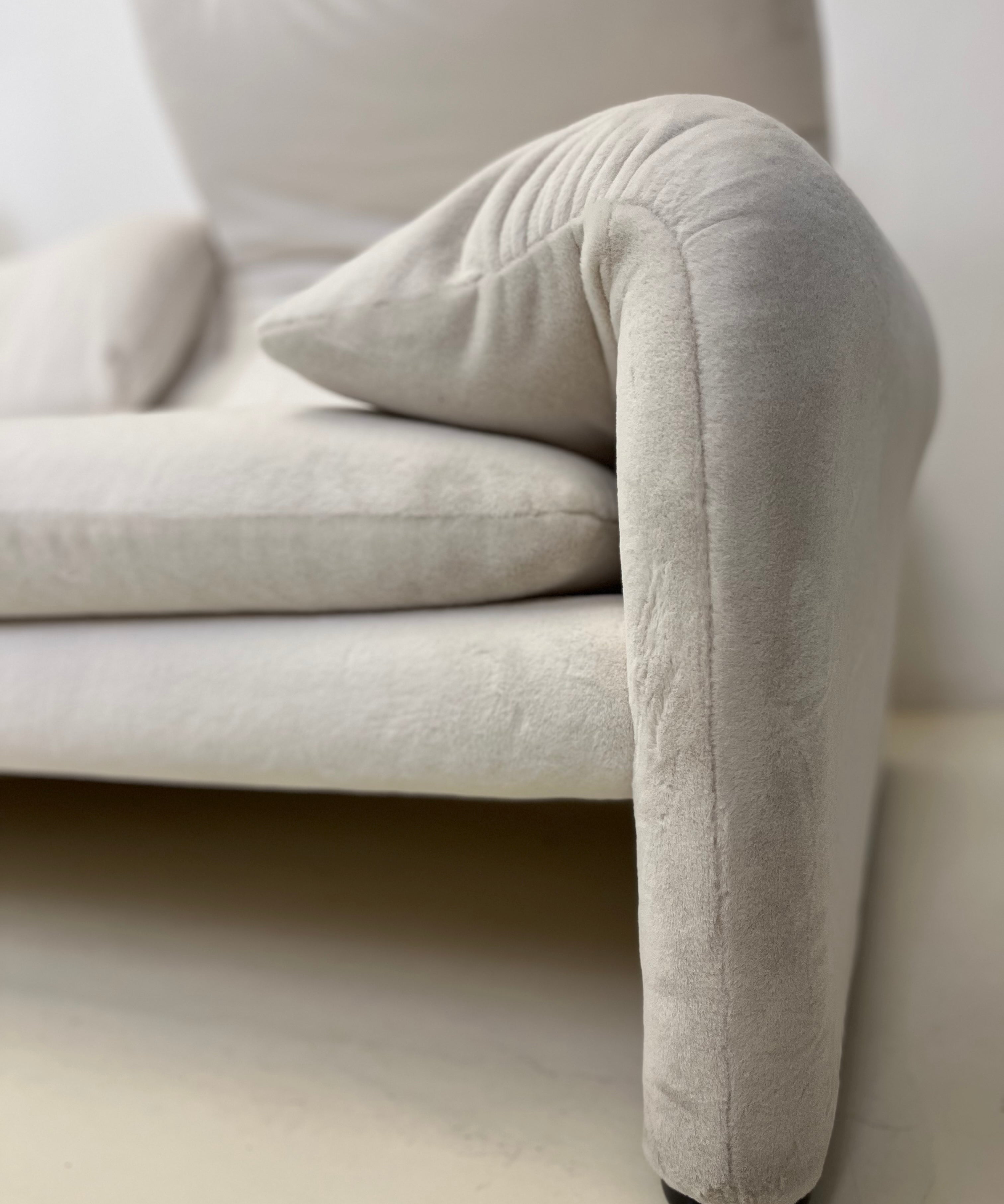 Maralunga_Sofa_attributed_to_Vico_Magistretti_for_Cassina