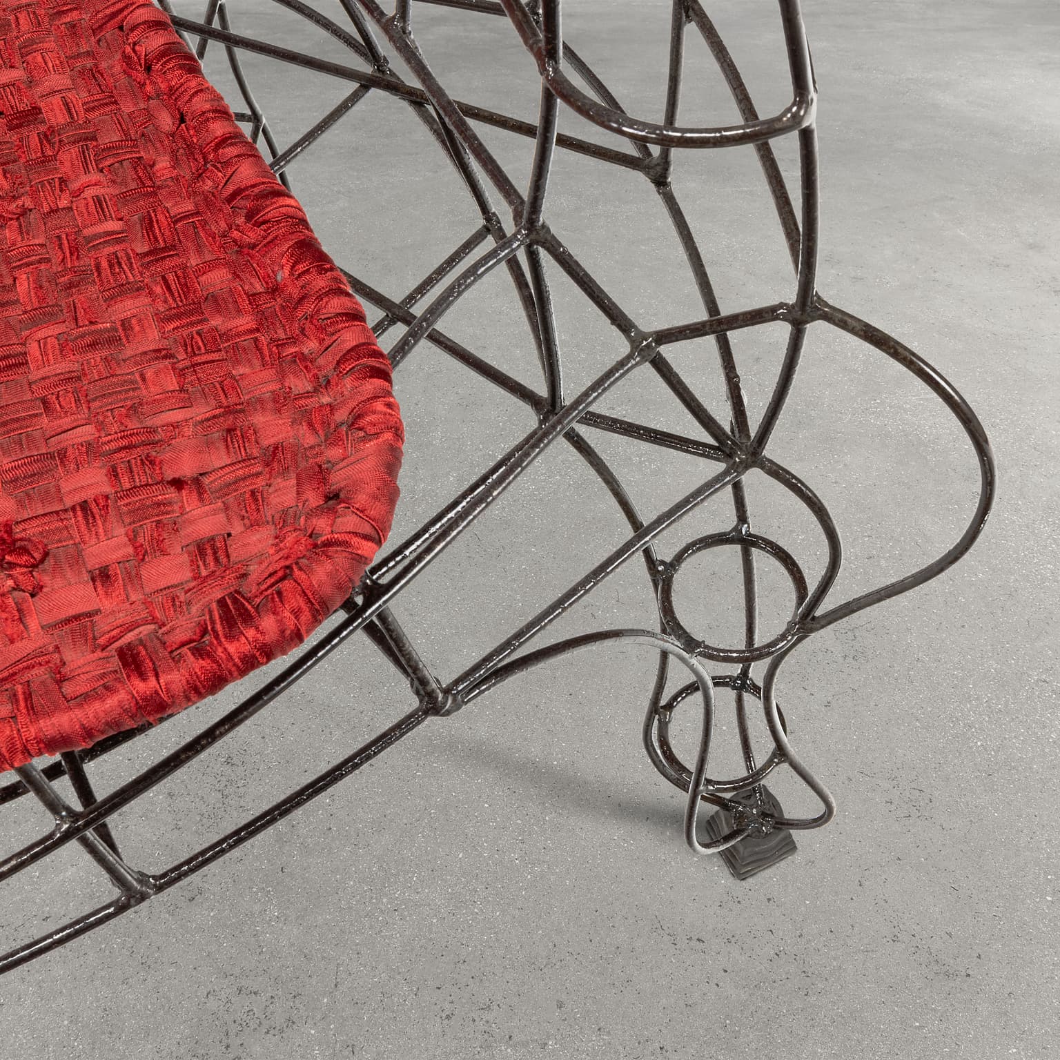 Maria_Armchair_Minimalisti_Series_Iron_by_Anacleto_Spazzapan