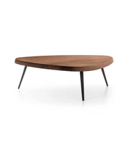 Mexique_walnut_coffee_table_by_Charlotte_Perriand_for_Cassina_2015