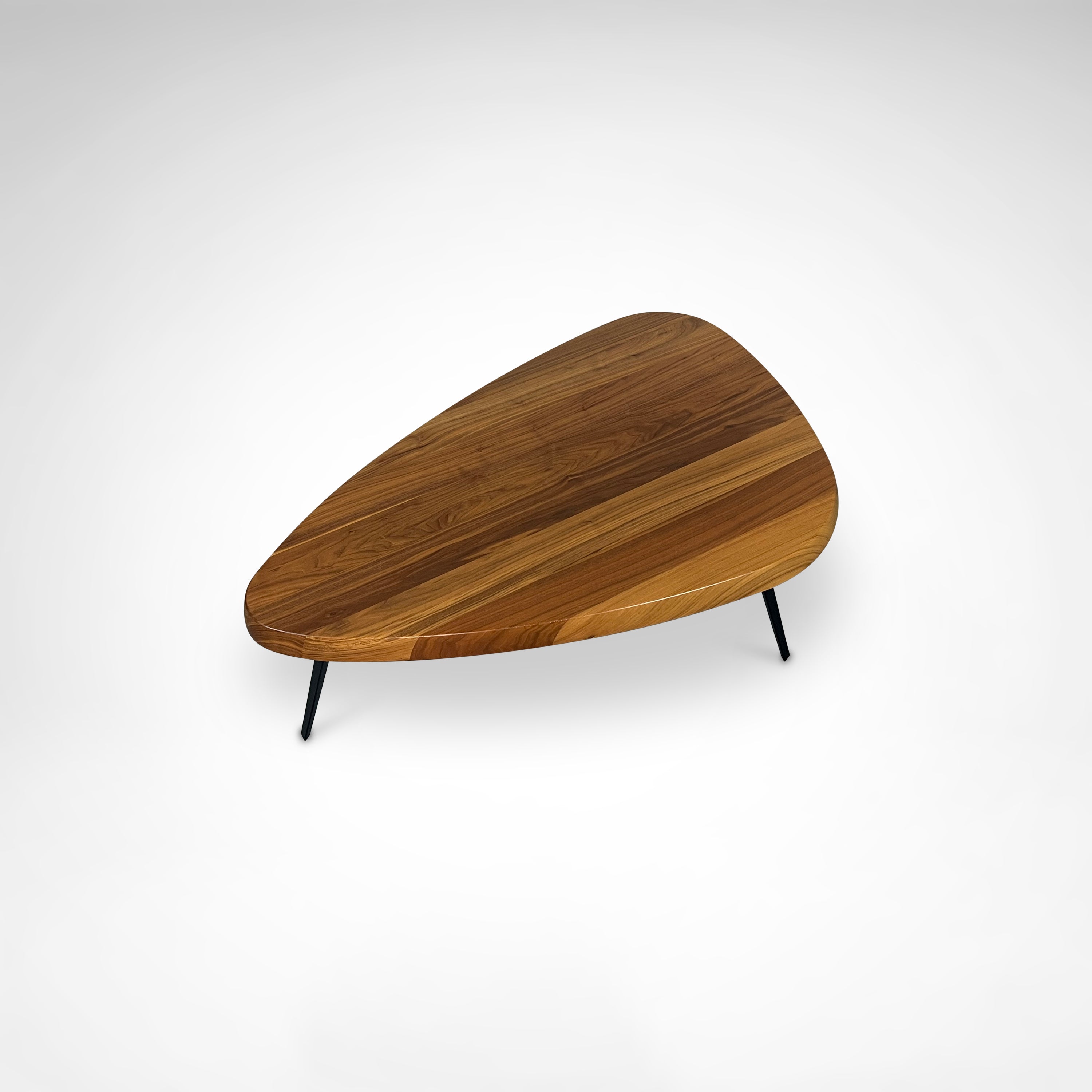 Mexique_walnut_coffee_table_by_Charlotte_Perriand_for_Cassina_2015