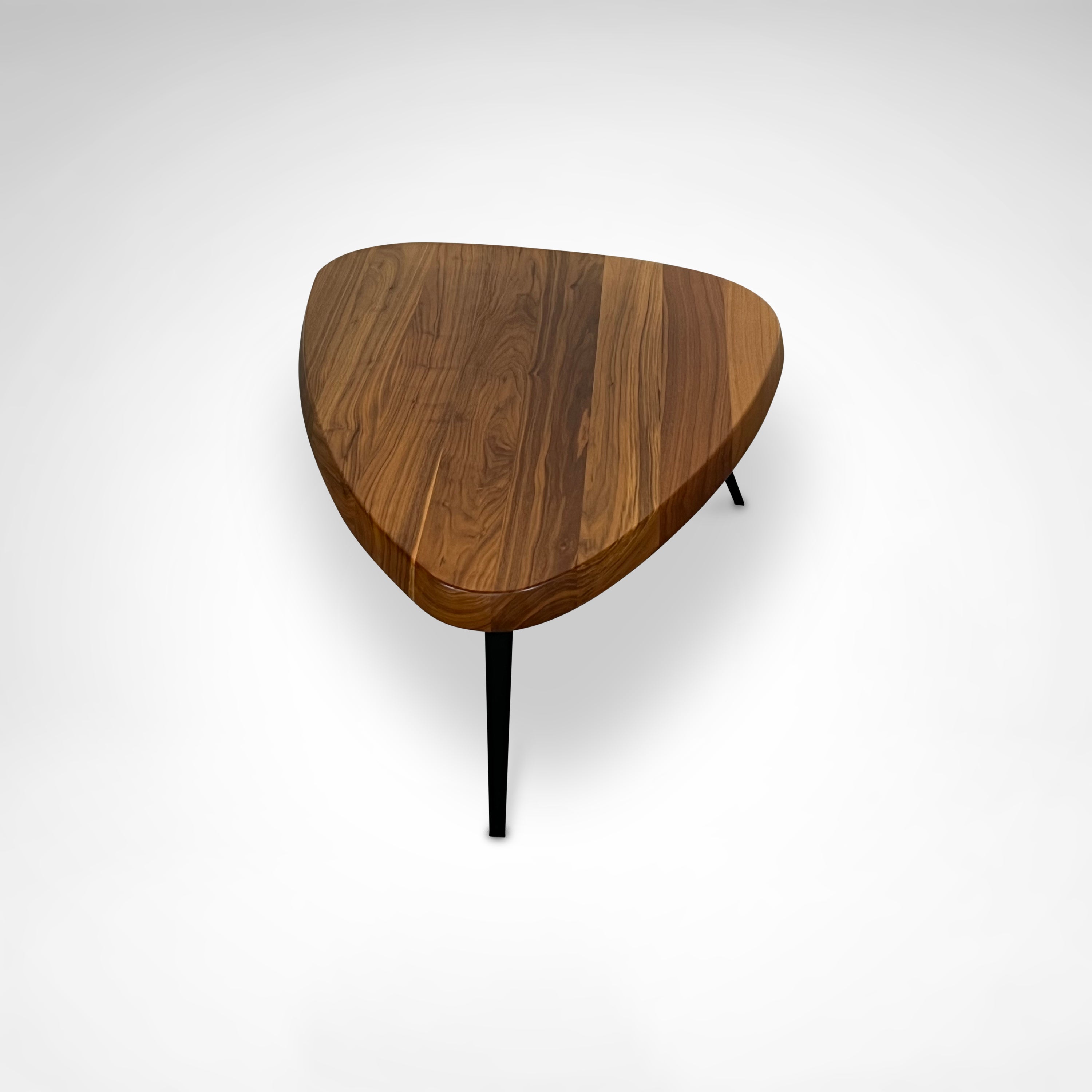 Mexique_walnut_coffee_table_by_Charlotte_Perriand_for_Cassina_2015
