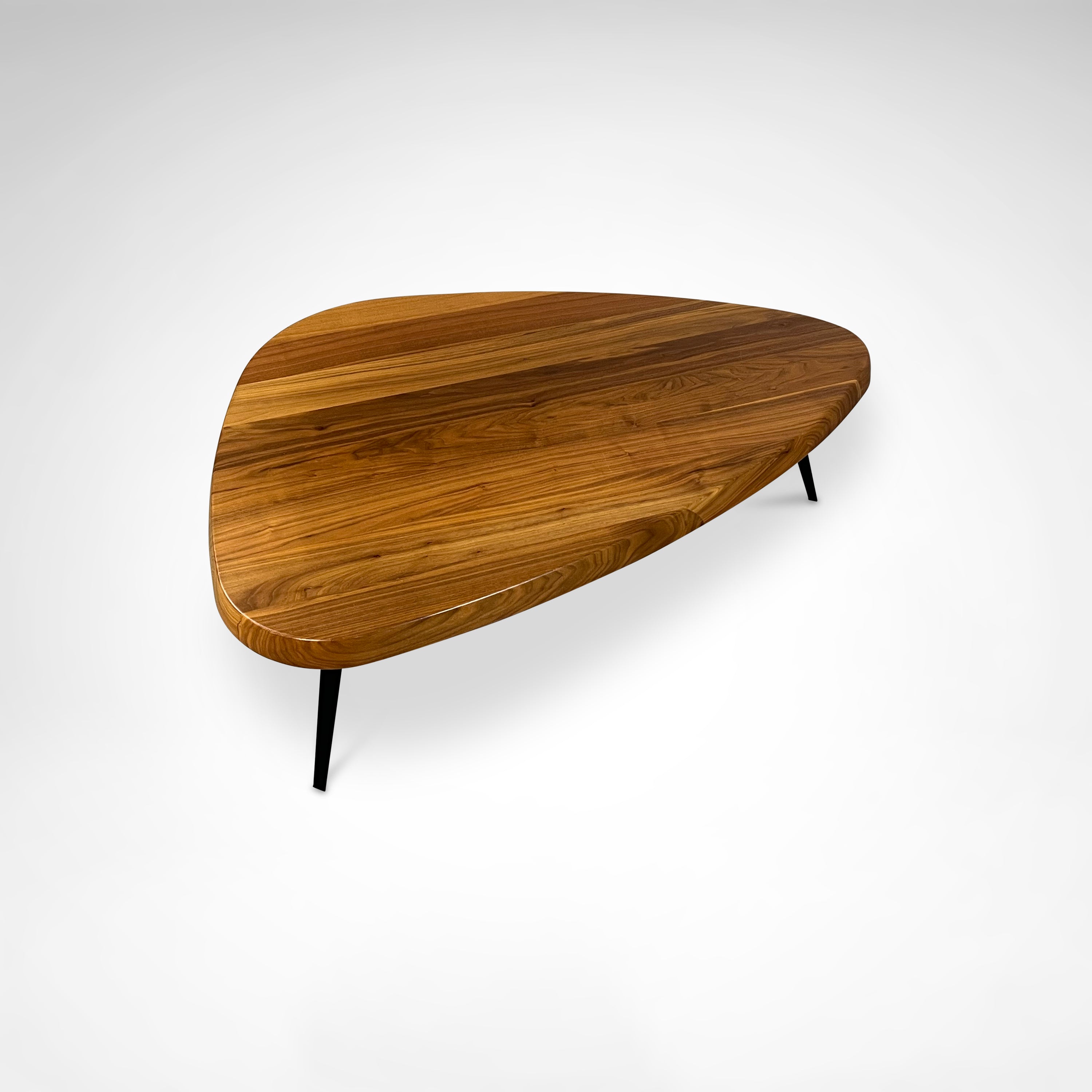 Mexique_walnut_coffee_table_by_Charlotte_Perriand_for_Cassina_2015