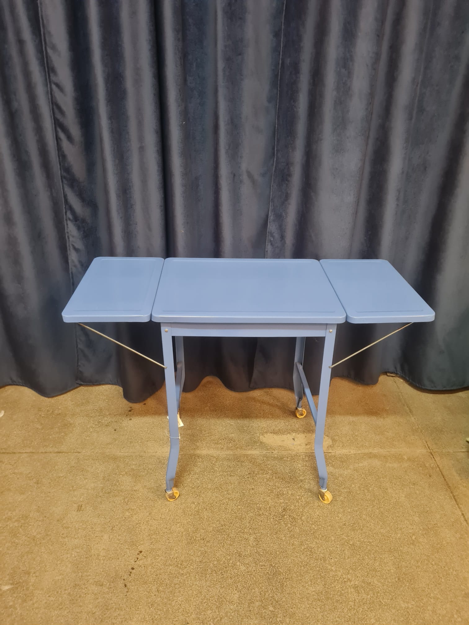 Mid-Century_Modern_Folding_Metal_Kitchen_Table