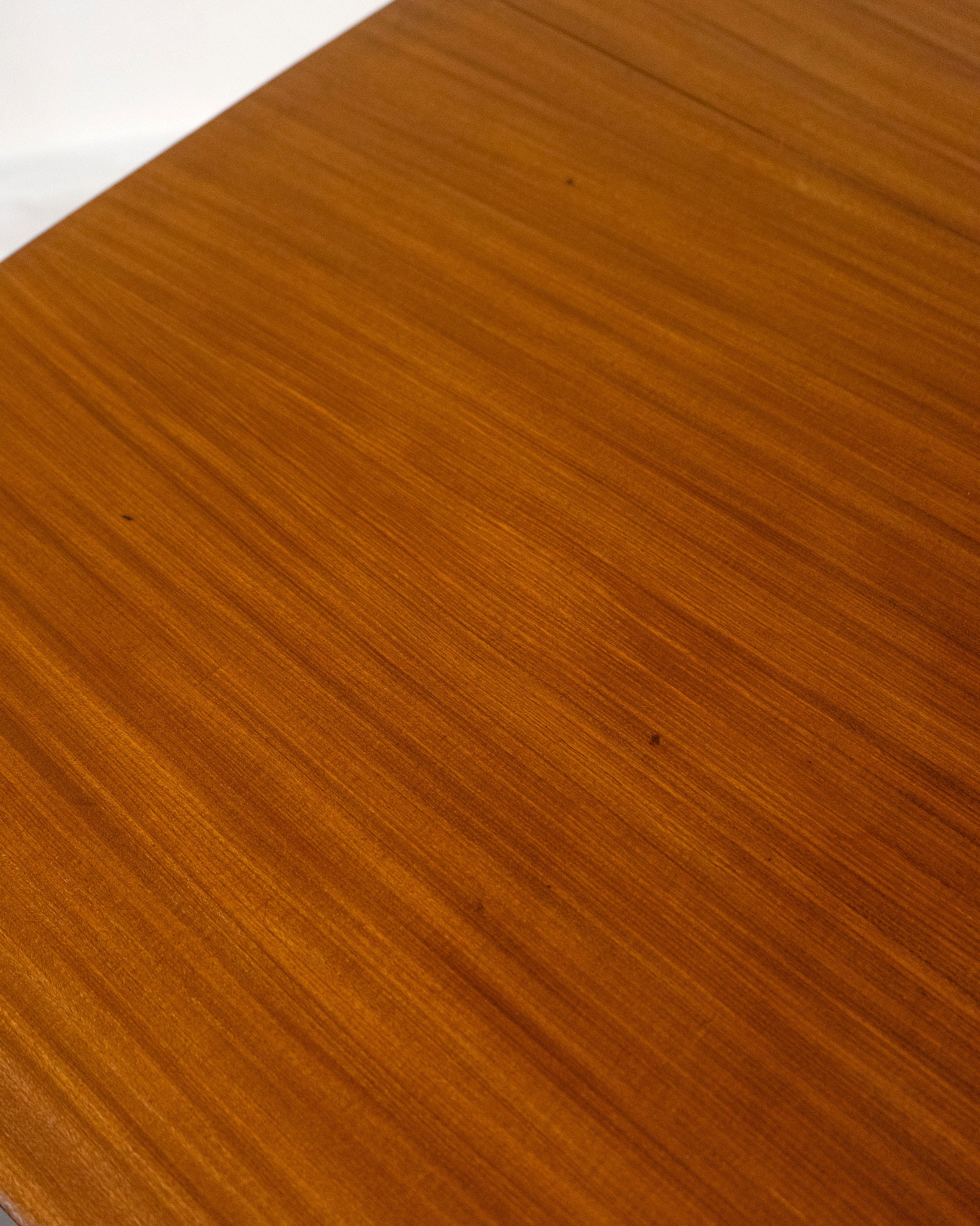 Mid_Century_Extending_Dining_Table_made_of_Teak_and_Afromosia_by_A._Younger_Ltd