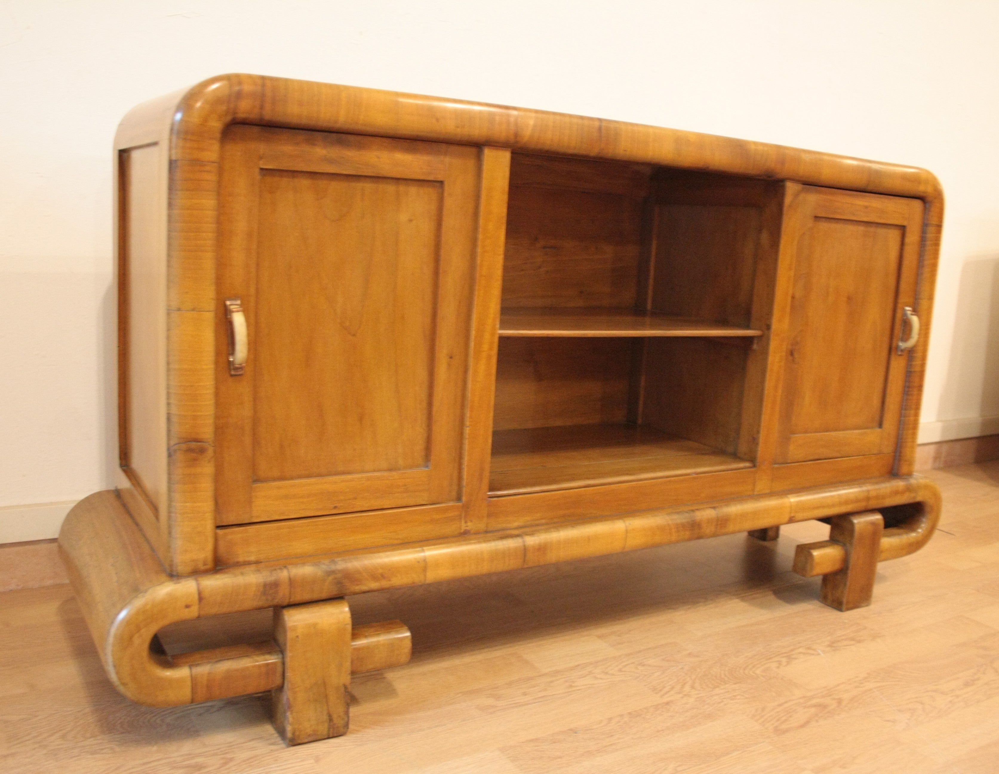 Modern_Art_Deco_Tv_stand_in_Walnut_from_1950s