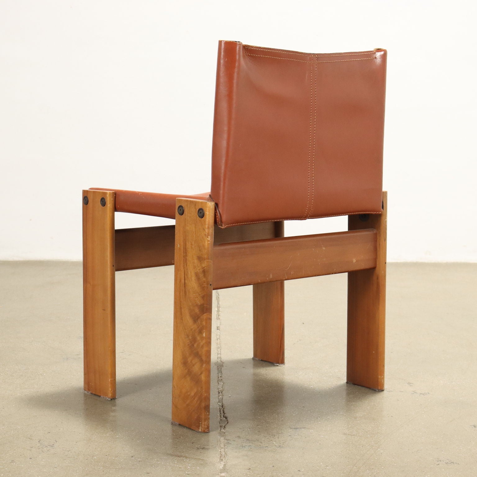Molteni_Monk_Chairs_Vintage_Design_Afra_and_Tobia_Scarpa_1970s