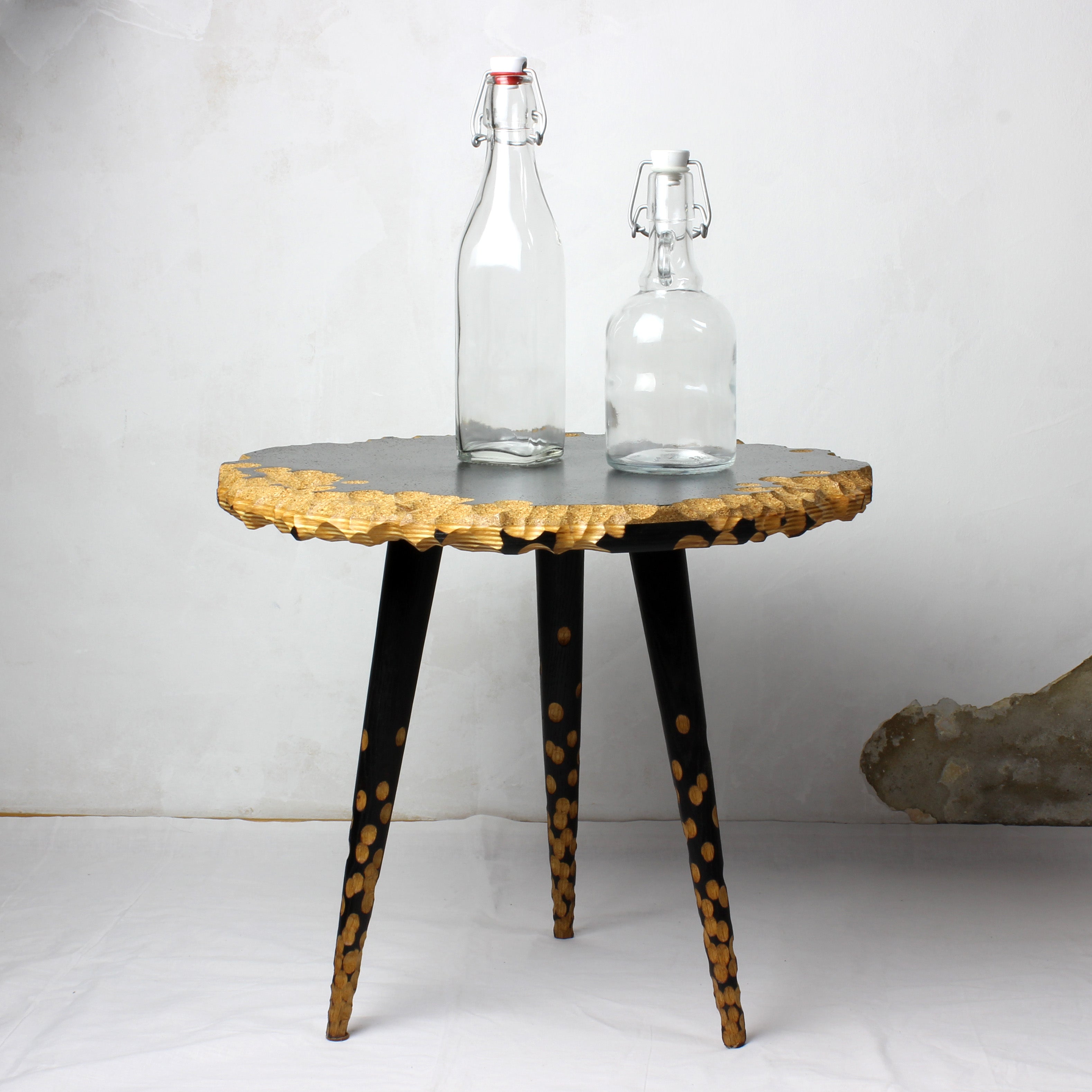 Moon_Side_Table