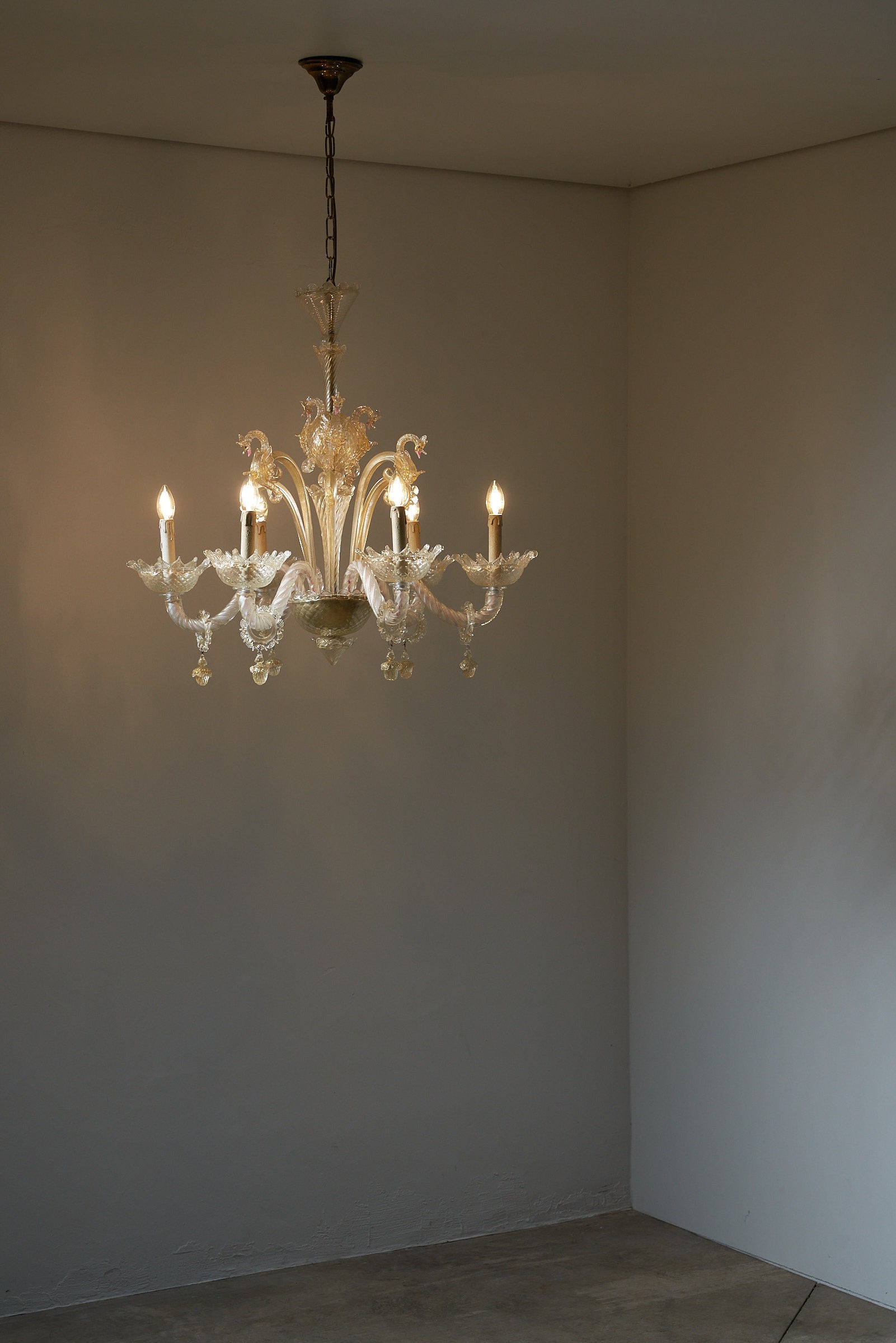 Murano_Glass_chandelier_with_Seahorse_Barovier&Toso