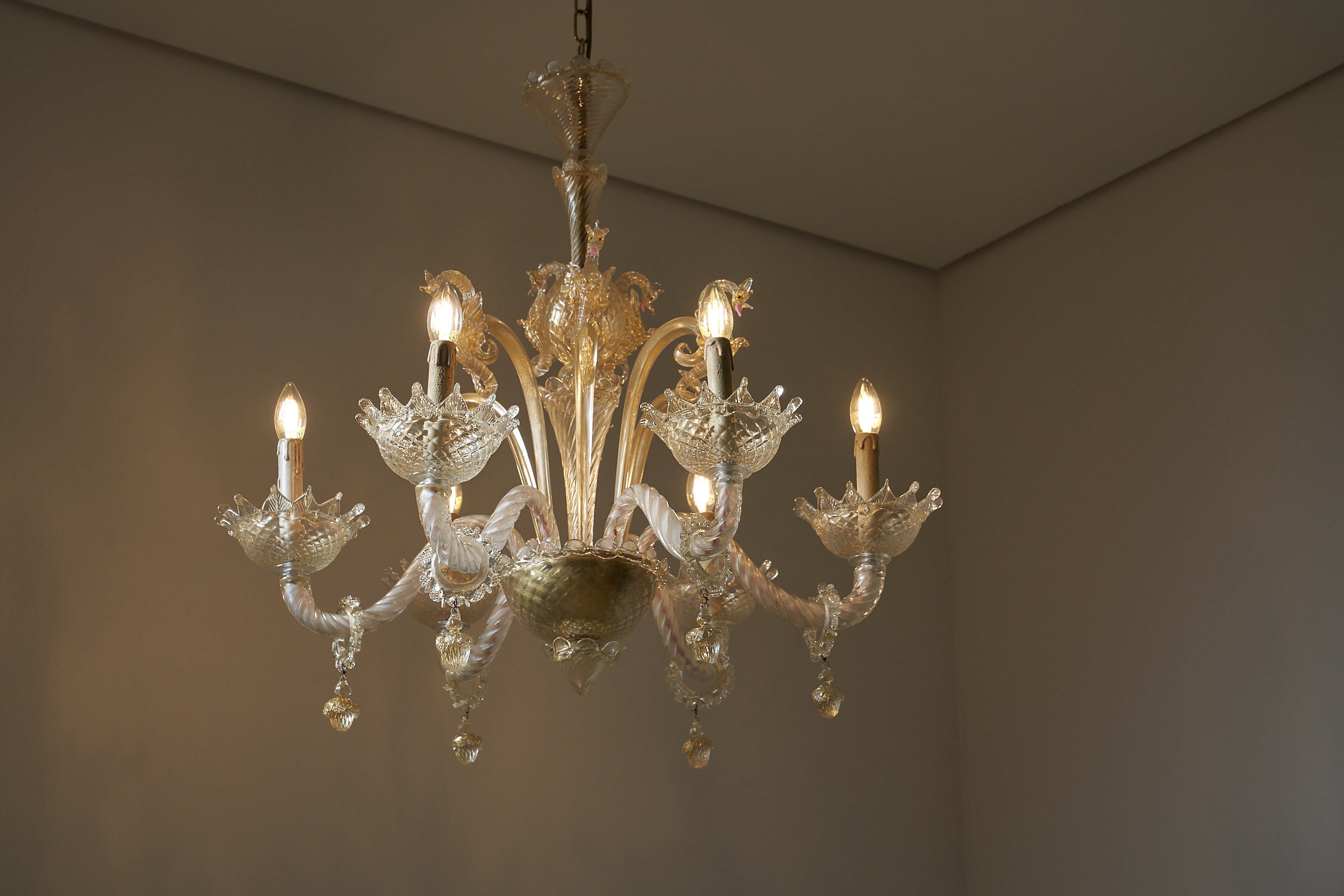 Murano_Glass_chandelier_with_Seahorse_Barovier&Toso