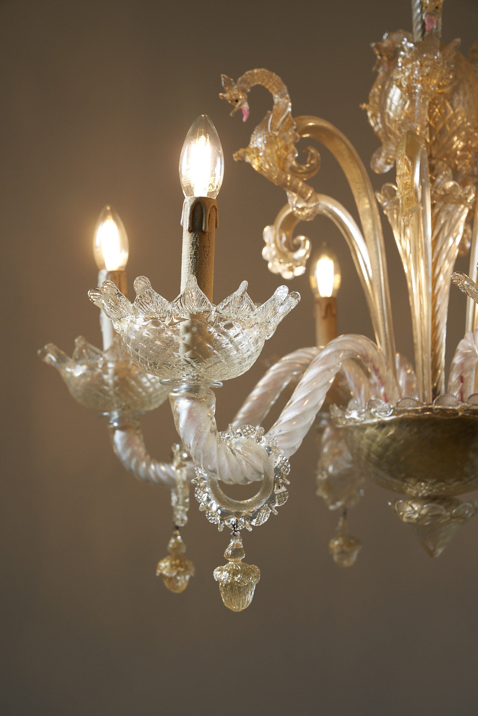 Murano_Glass_chandelier_with_Seahorse_Barovier&Toso