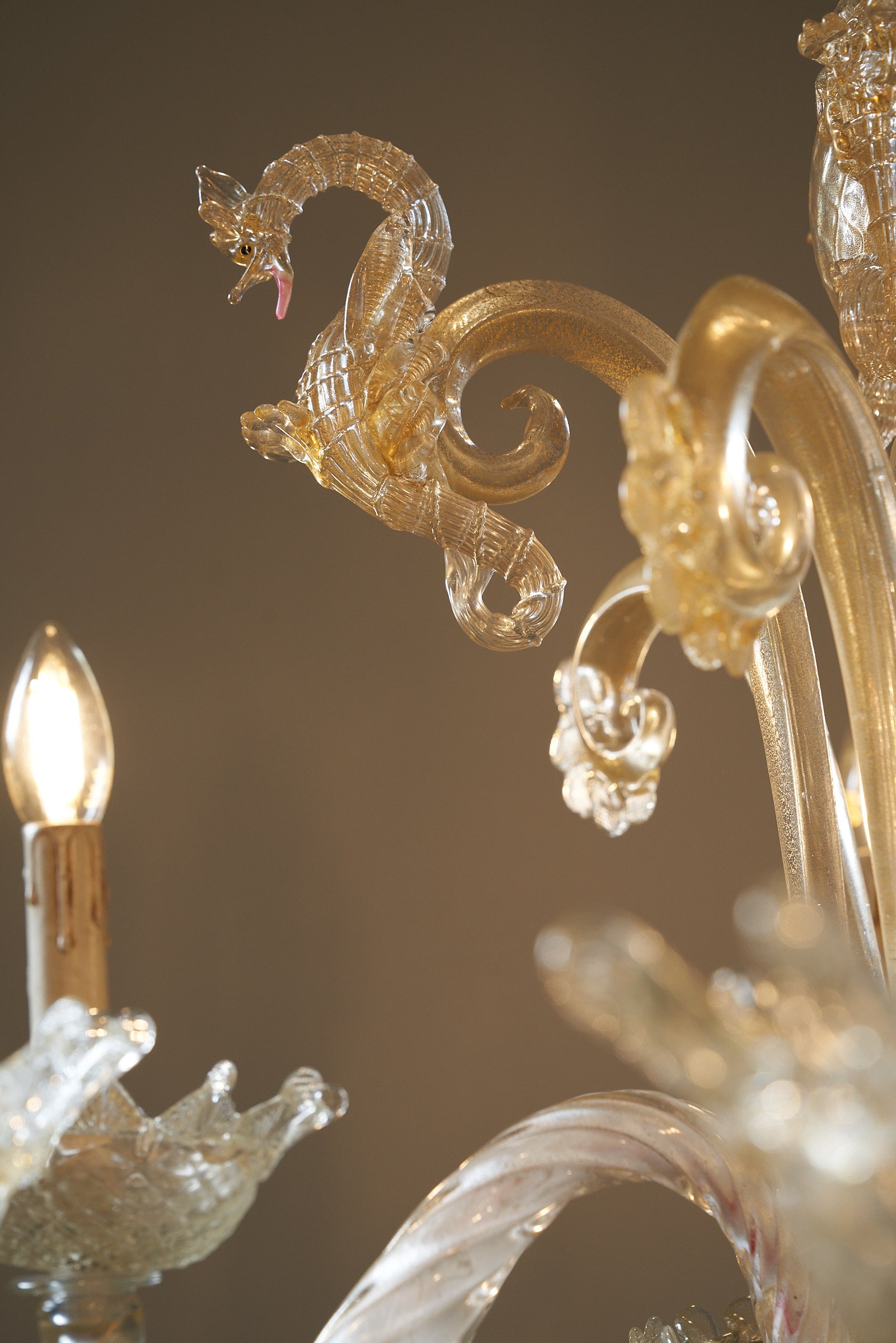 Murano_Glass_chandelier_with_Seahorse_Barovier&Toso