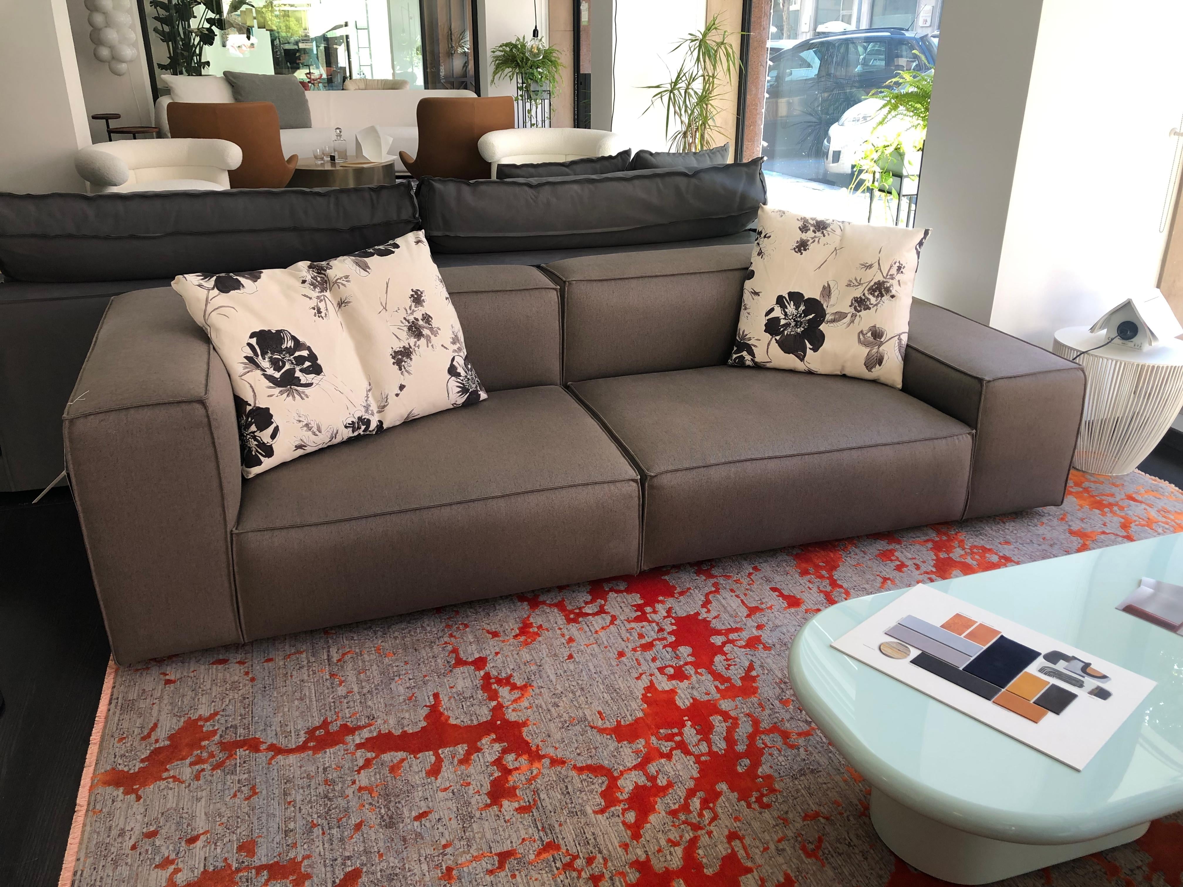 Neowall_Sofa_by_Living_Divani_Iconic_Italian_Design_Supreme_Comfort