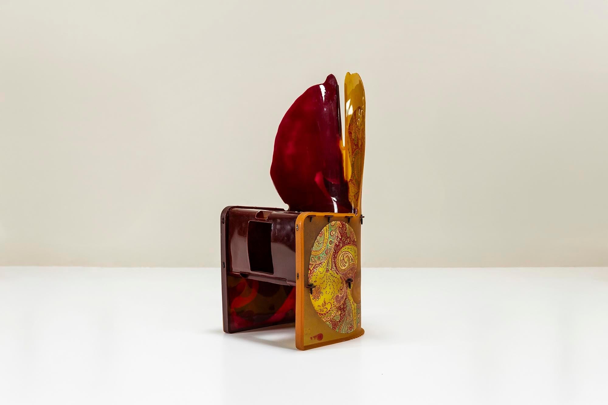 Nobody_s_Perfect_Chair_by_Gaetano_Pesce_X_Etro_for_Zerodisegno_Italy_2003