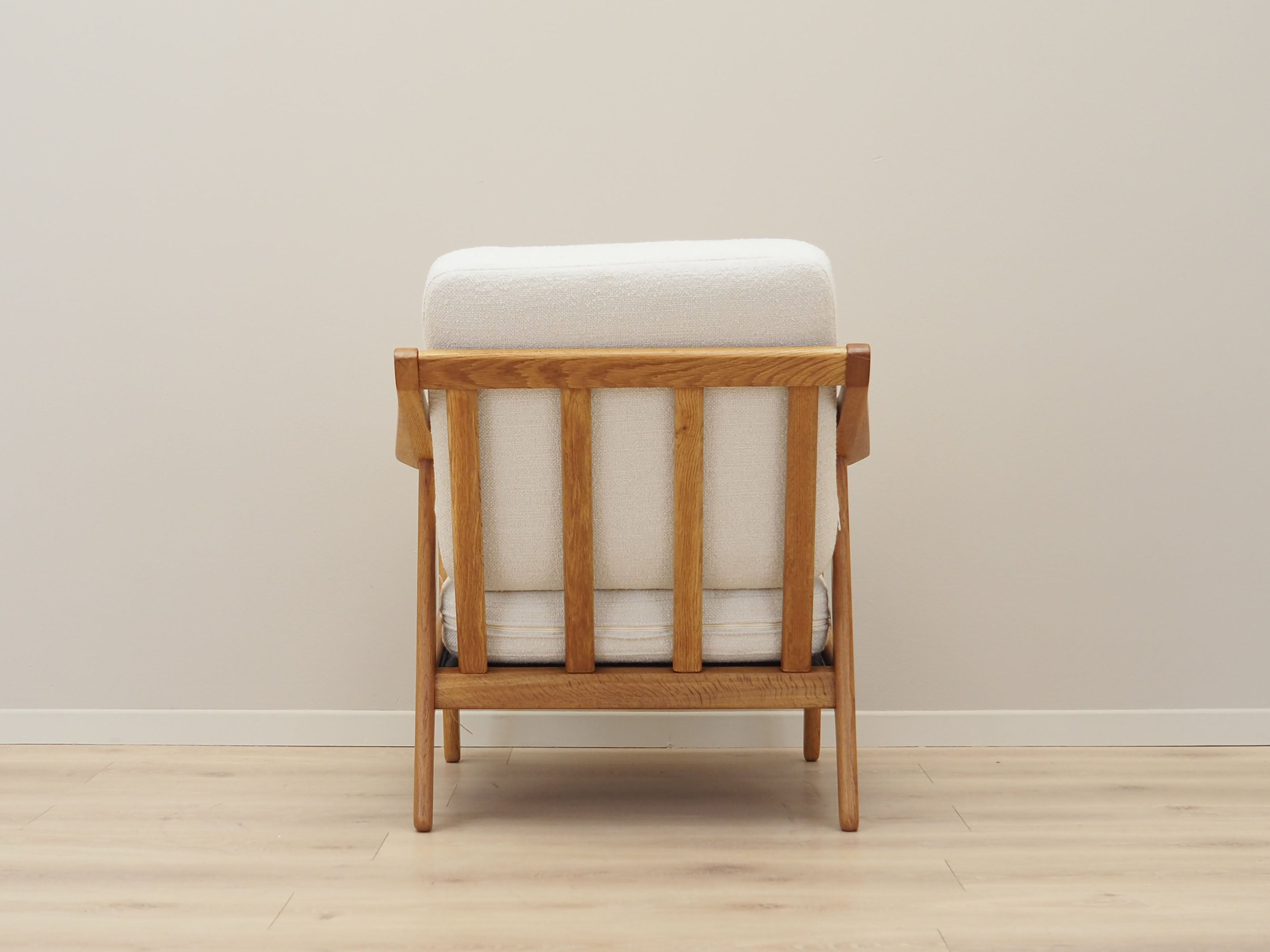 Oak_armchair_Danish_design_1960s_designer_H._Brockmann_Petersen_production_Randers_M_belfabrik
