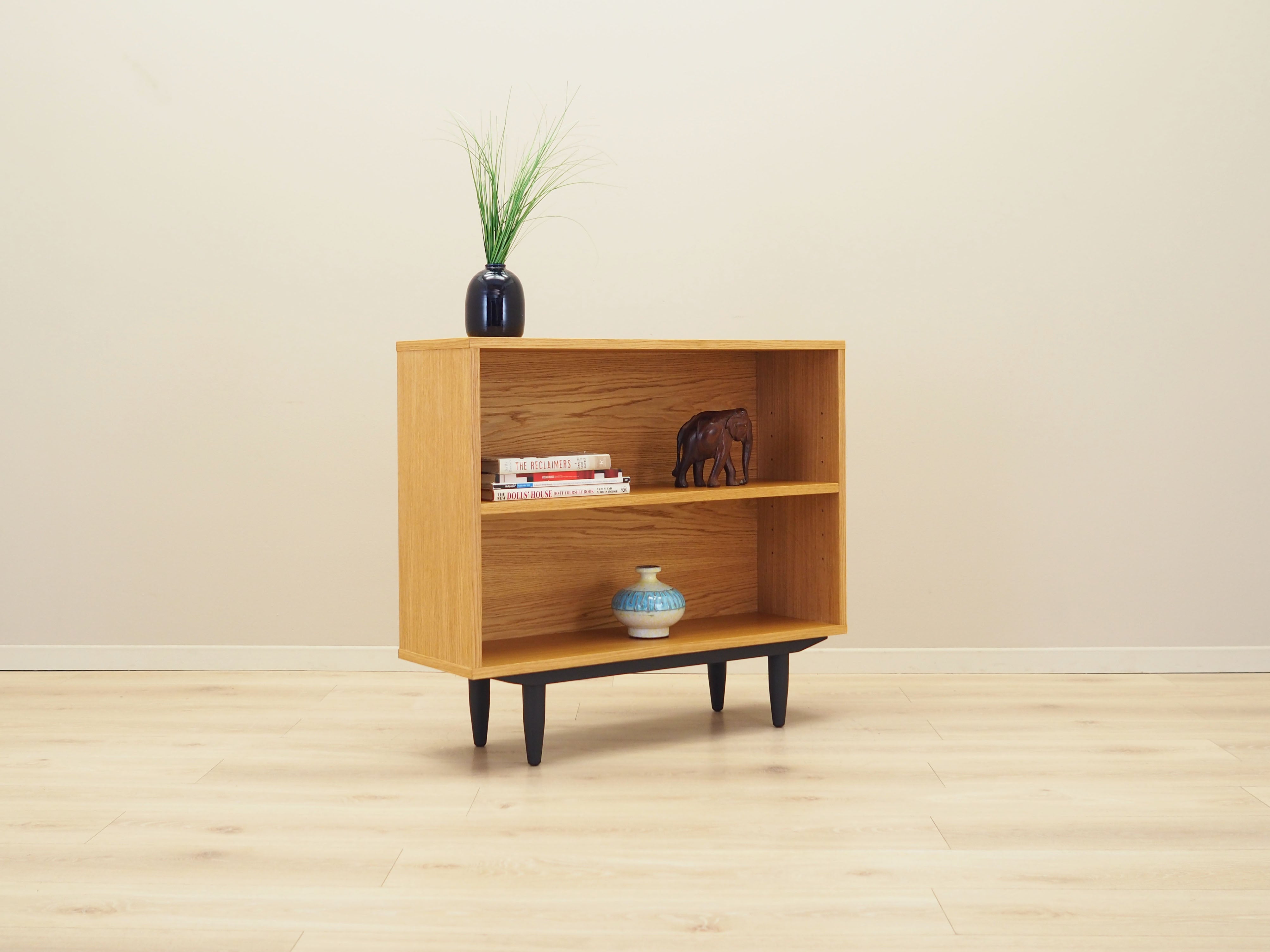 Oak_bookcase_Danish_design_1990s_production_Denmark