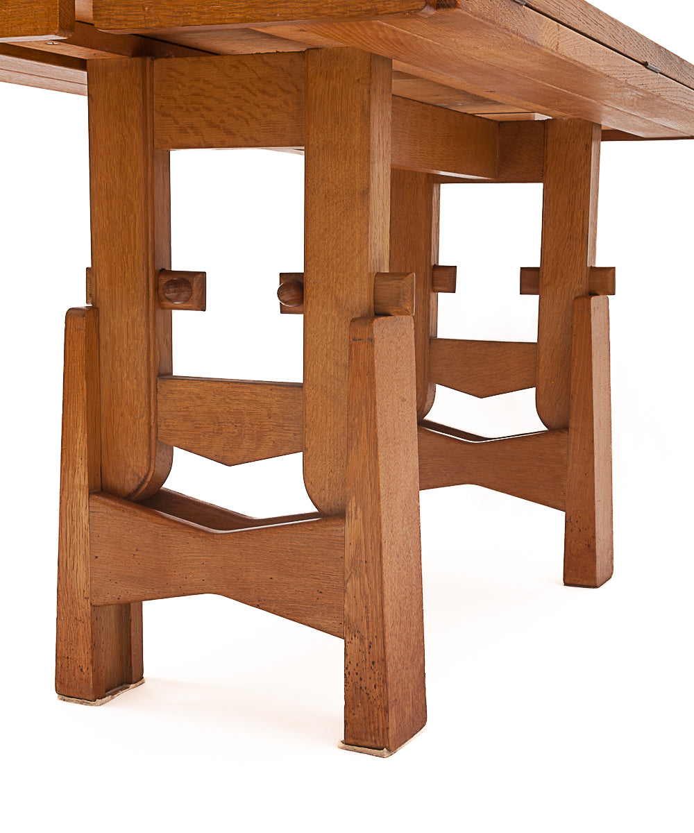 Oak_lift-and-lower_dining_table_by_Guillerme_et_Chambron
