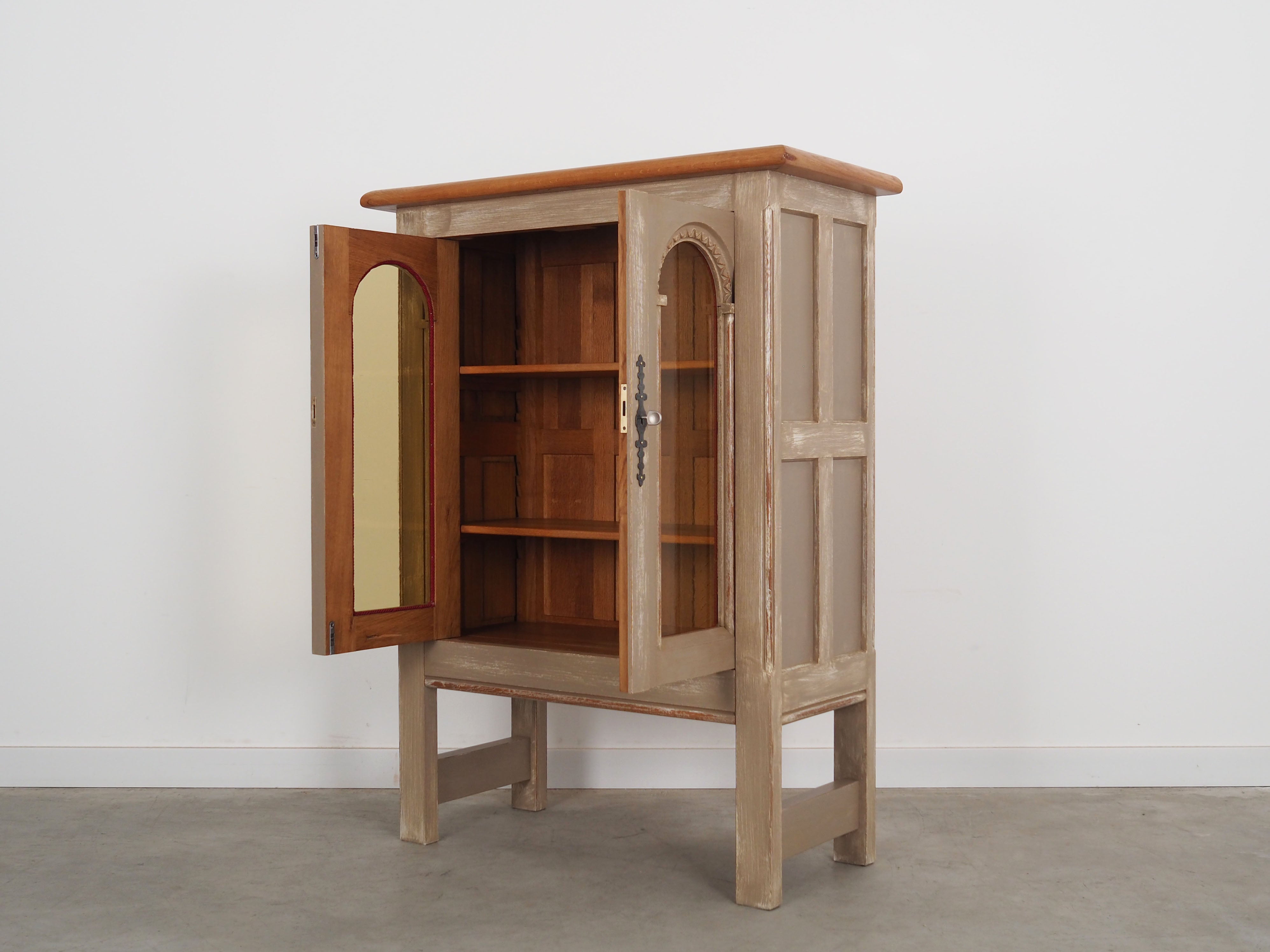 Oak_showcase_Danish_design_1960s_production_Denmark