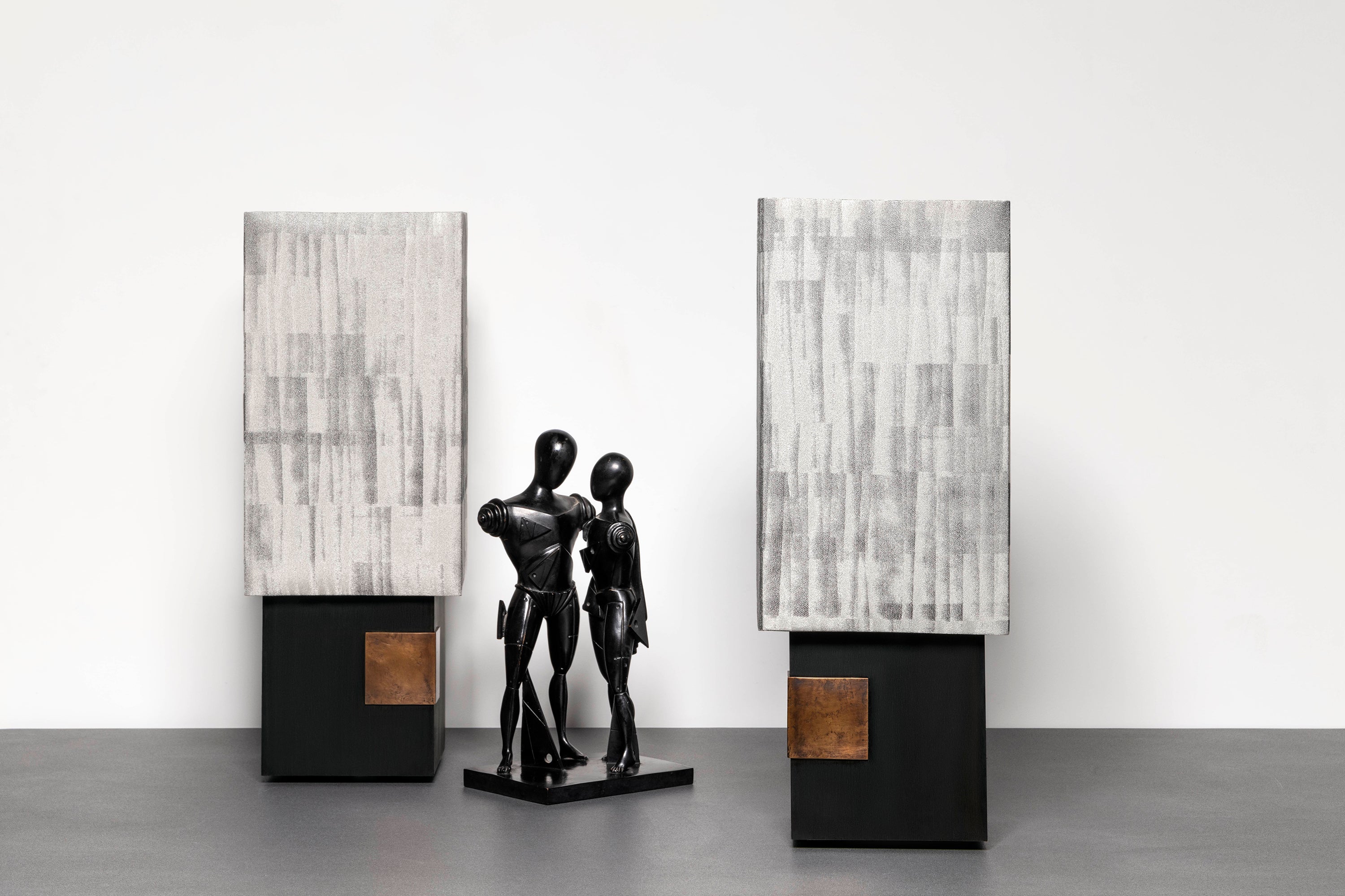 Orheè_Noir_Table_Lamp