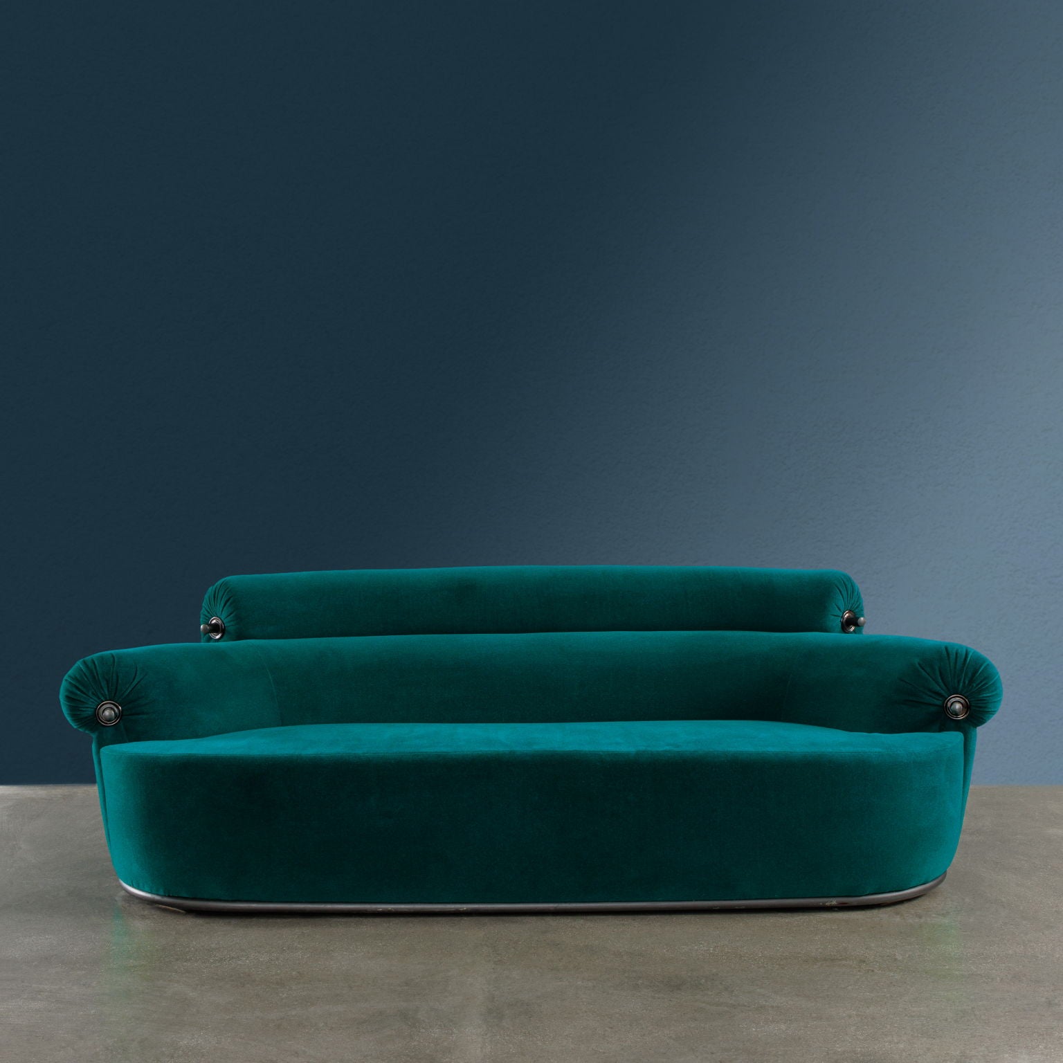 P20B_Toro_Sofa_Design_Luigi_Caccia_Dominioni_1980s